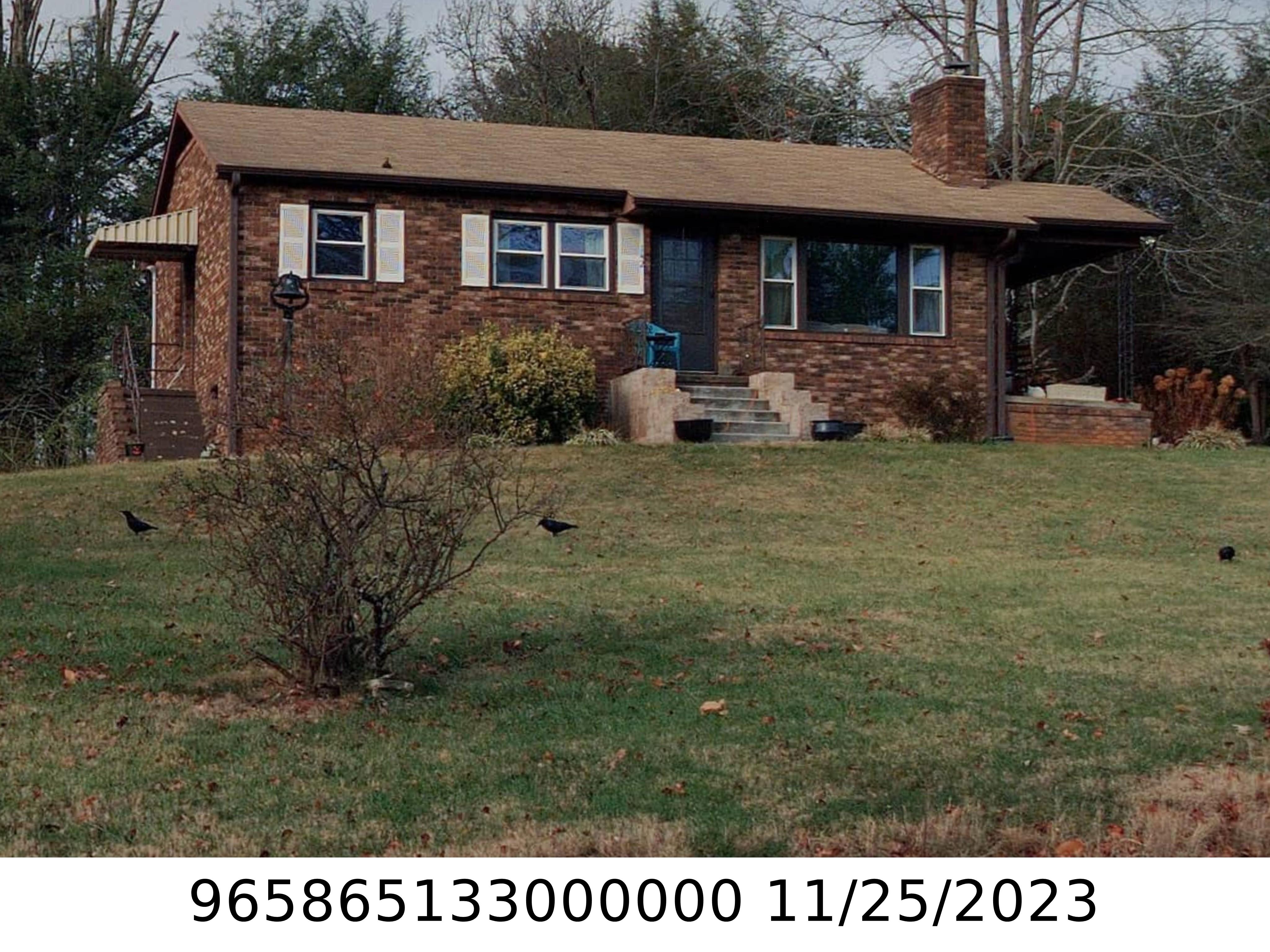A picture of the property located at 142 GOVERNORS VIEW RD, ASHEVILLE NC 28805.