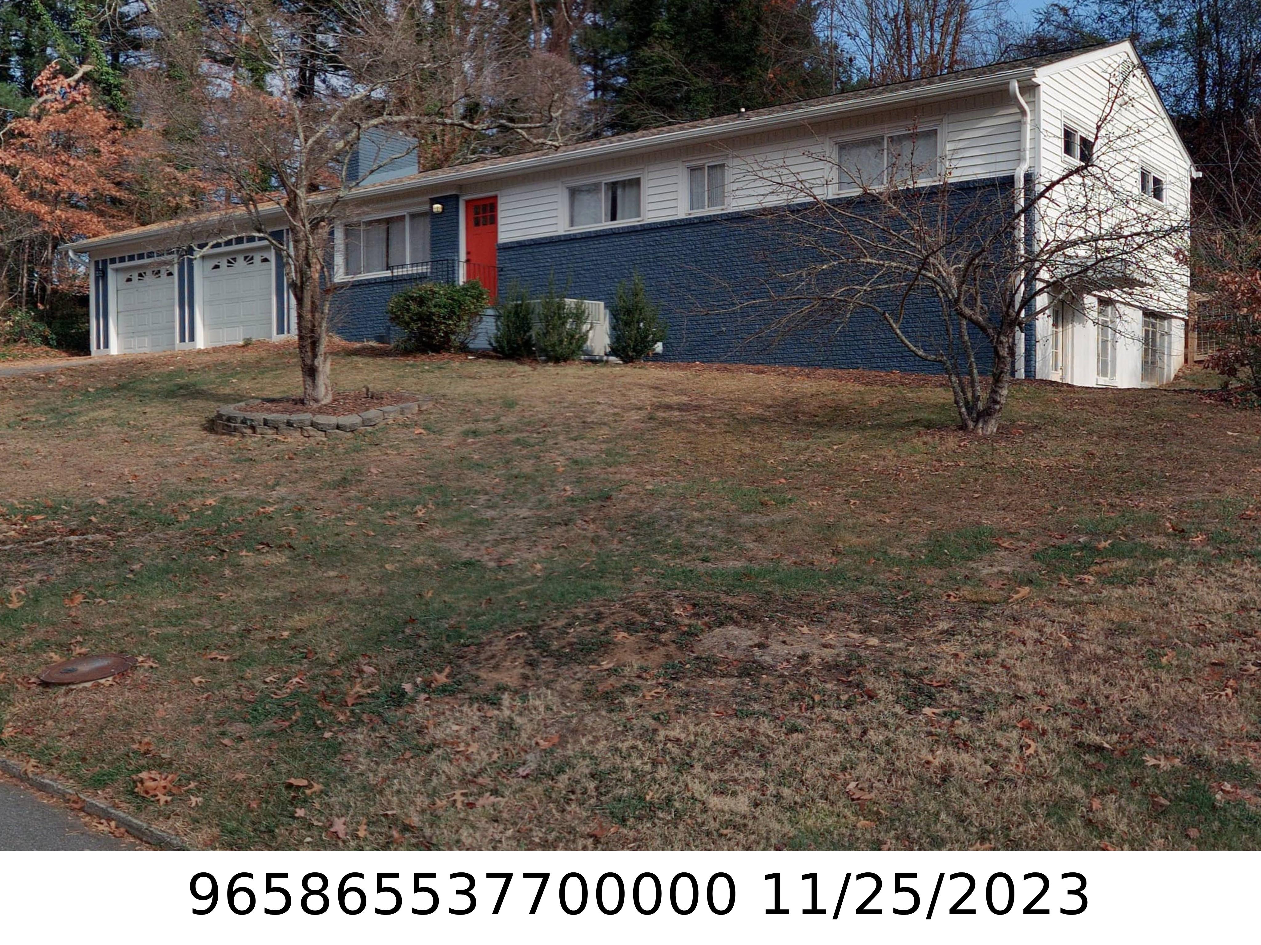A picture of the property located at 51 PINEHURST RD, ASHEVILLE NC 28805.