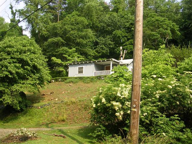 A picture of the property located at 2 LABAN LN, ASHEVILLE NC 28805.