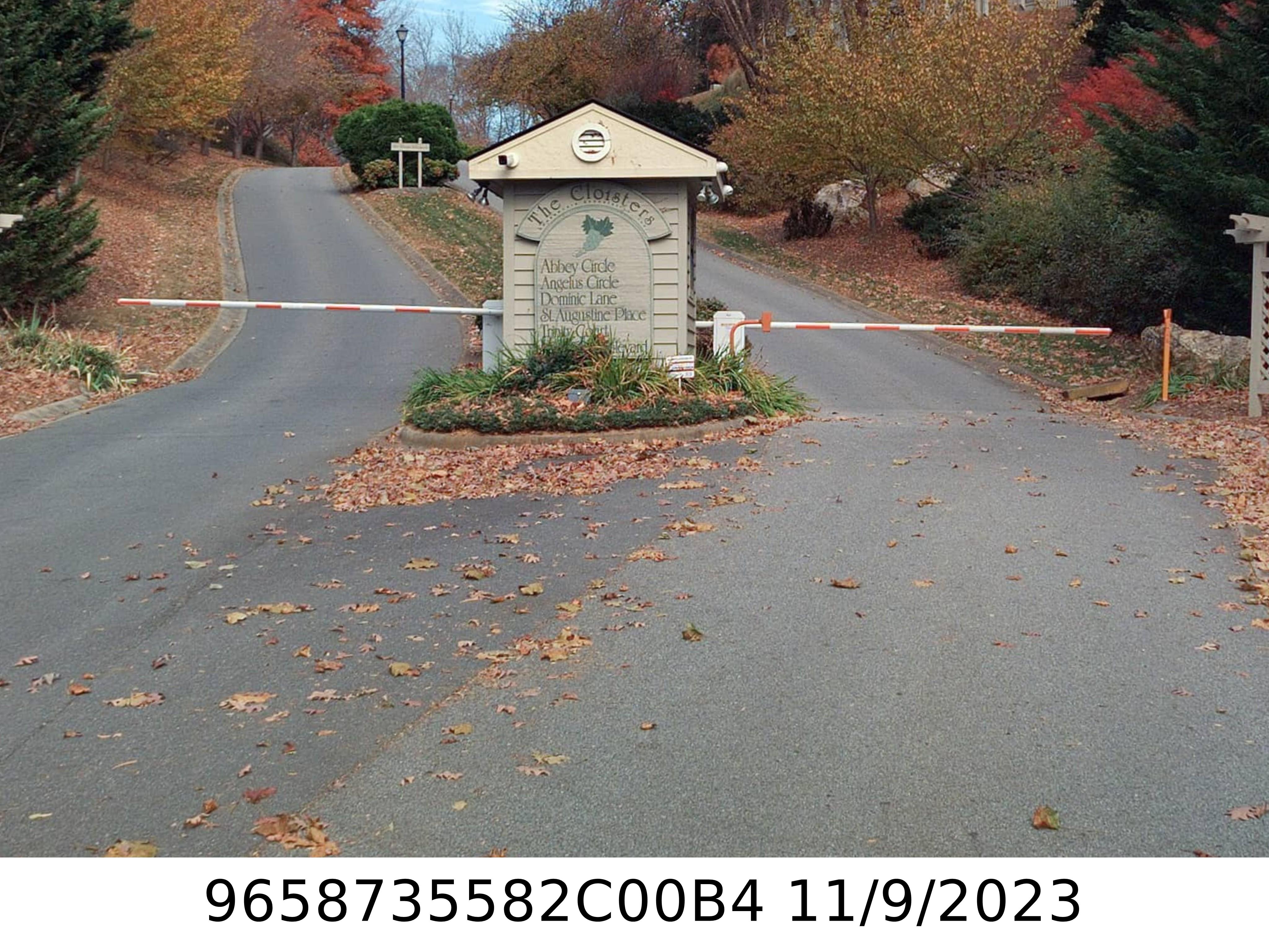 A picture of the property located at 204 ABBEY CIR, ASHEVILLE NC 28805.