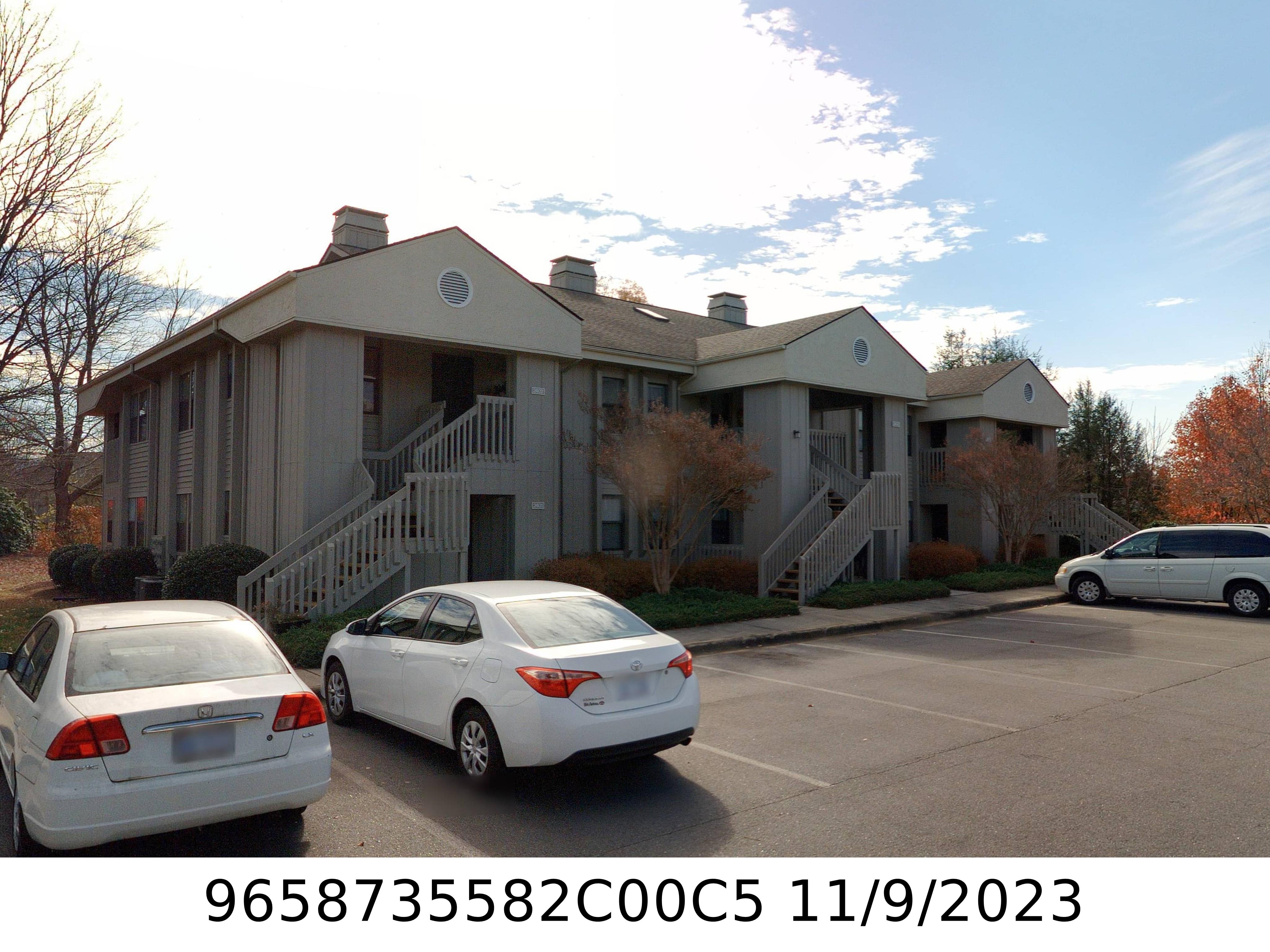 A picture of the property located at 305 ABBEY CIR, ASHEVILLE NC 28805.
