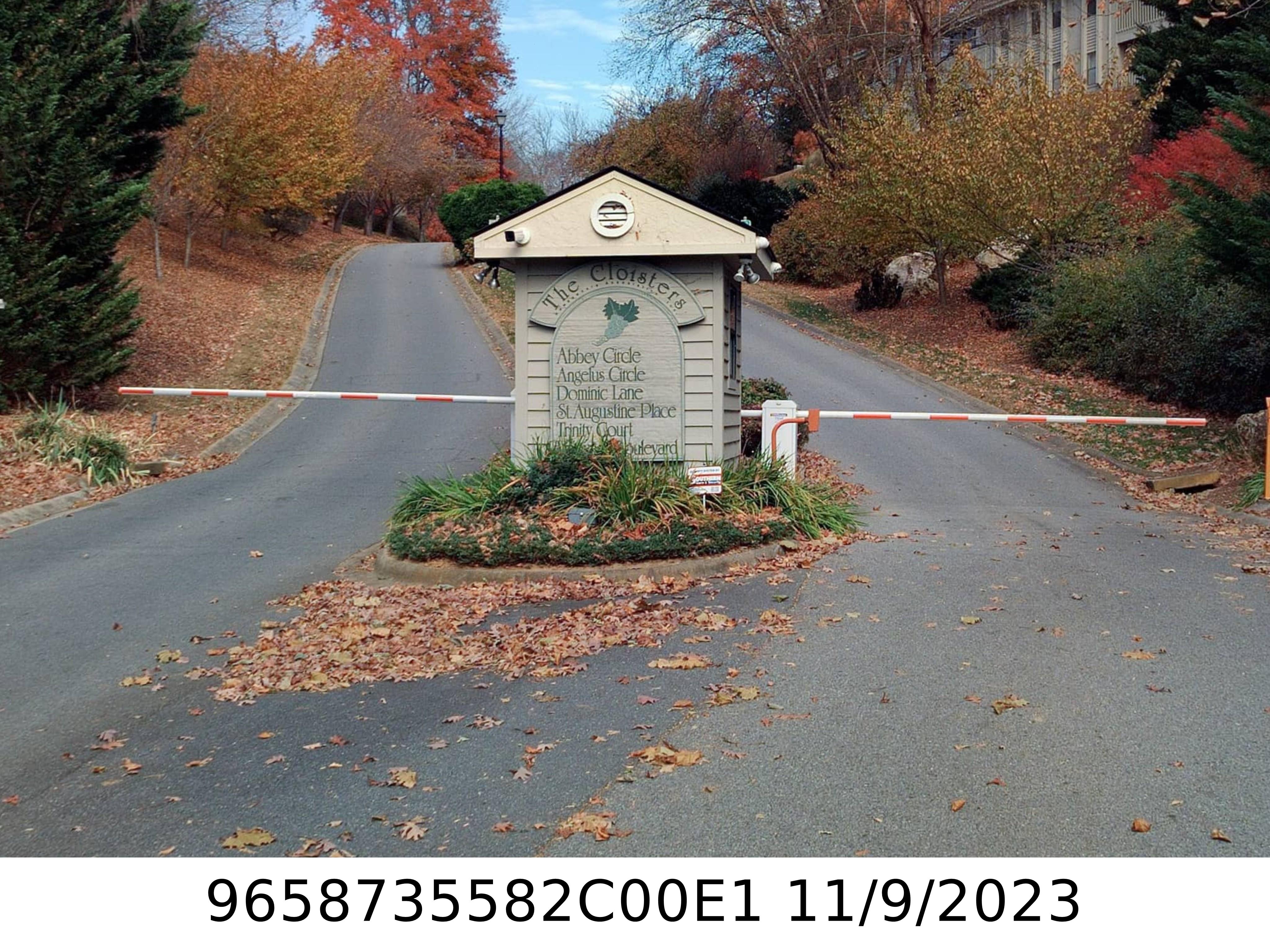 A picture of the property located at 501 ABBEY CIR, ASHEVILLE NC 28805.
