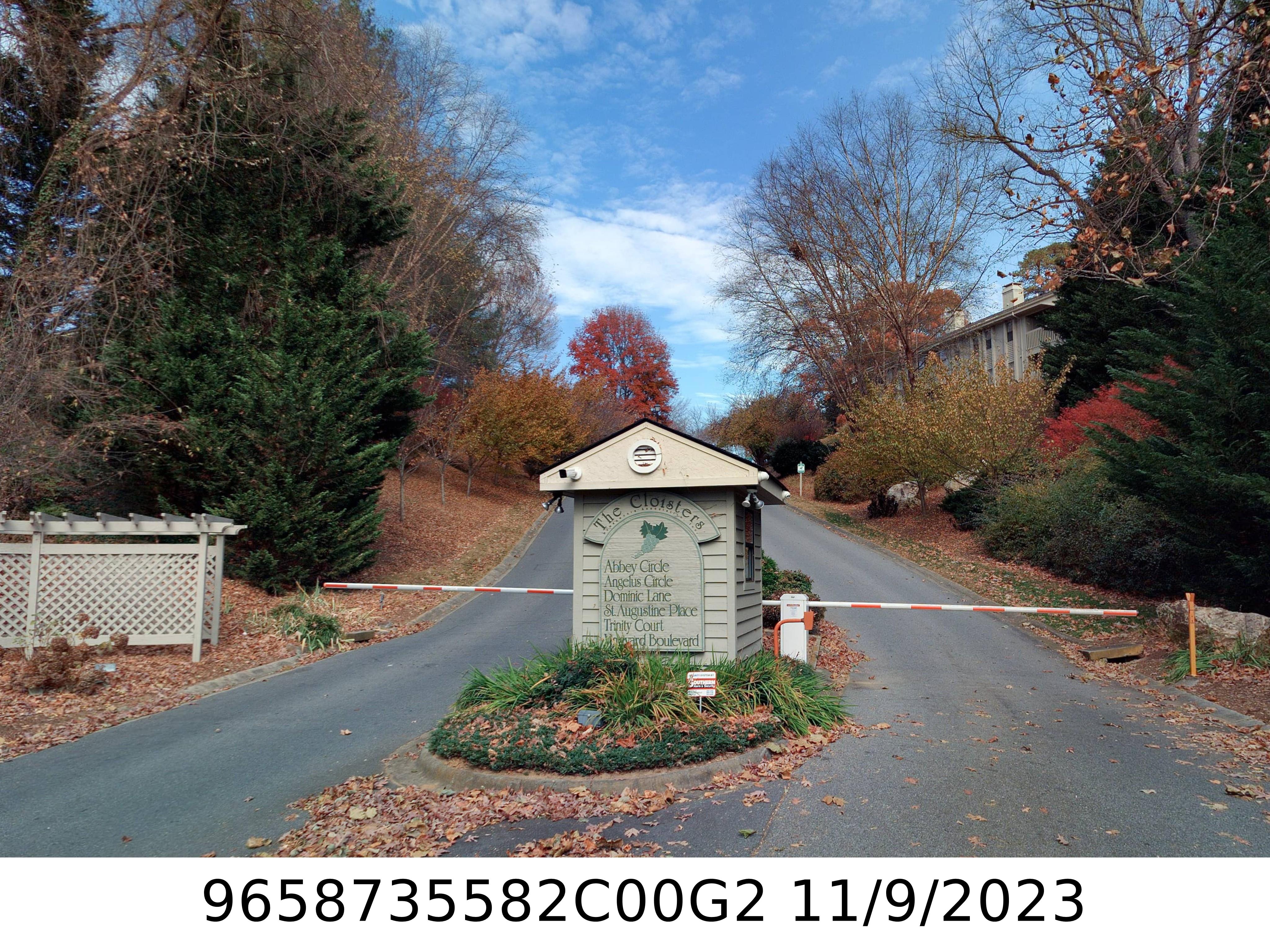 A picture of the property located at 702 ABBEY CIR, ASHEVILLE NC 28805.