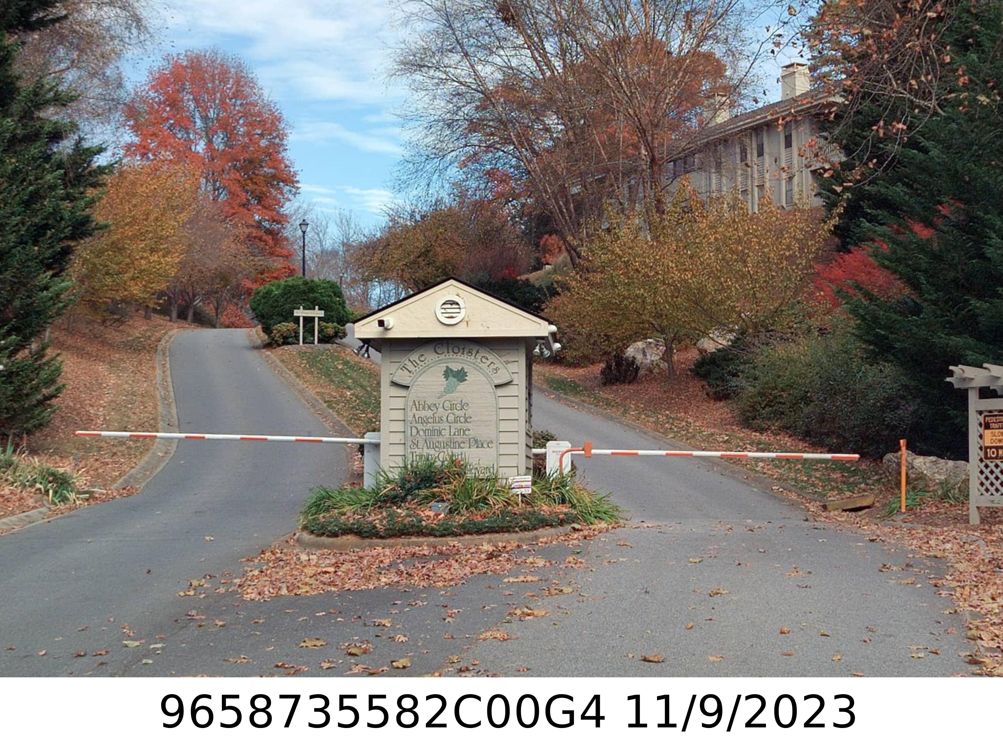 A picture of the property located at 704 ABBEY CIR, ASHEVILLE NC 28805.