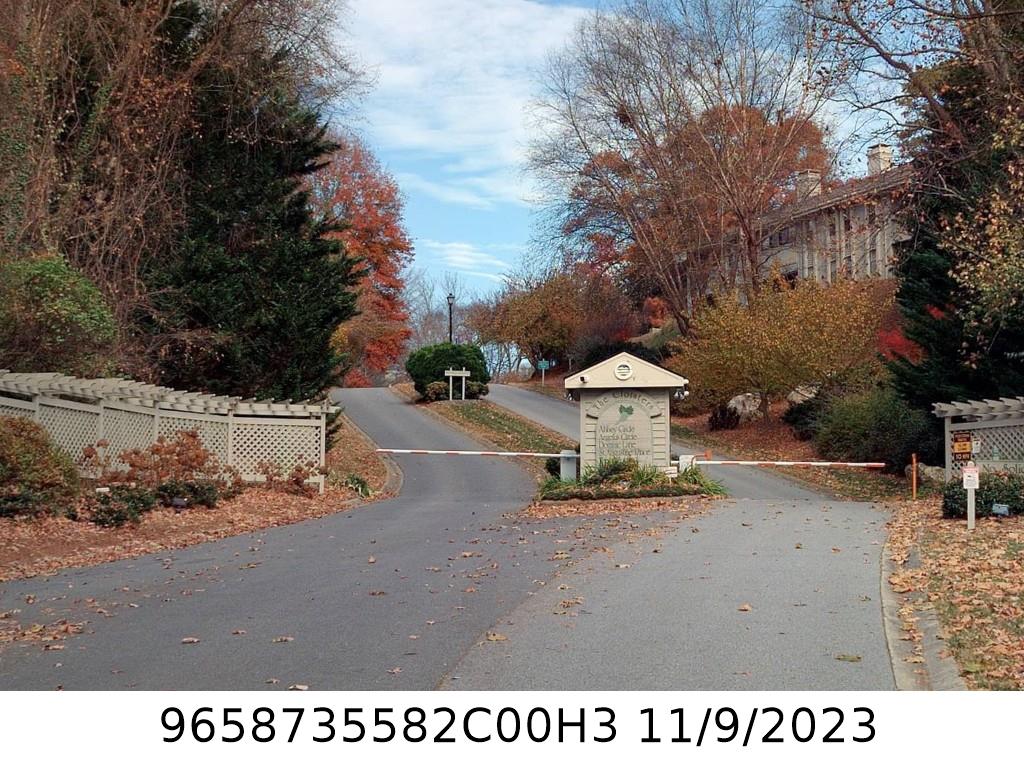 A picture of the property located at 803 ABBEY CIR, ASHEVILLE NC 28805.