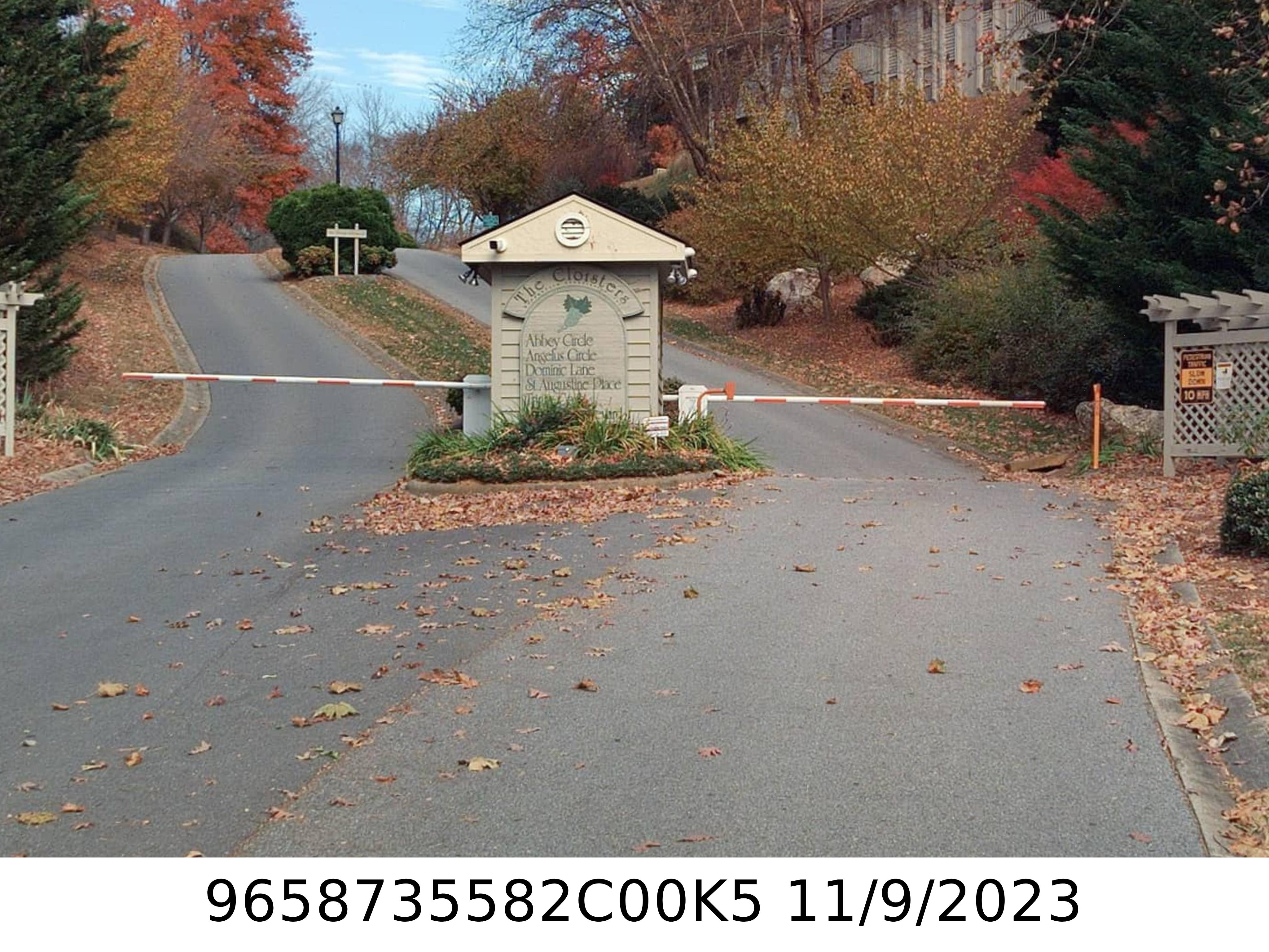 A picture of the property located at 1105 ABBEY CIR, ASHEVILLE NC 28805.