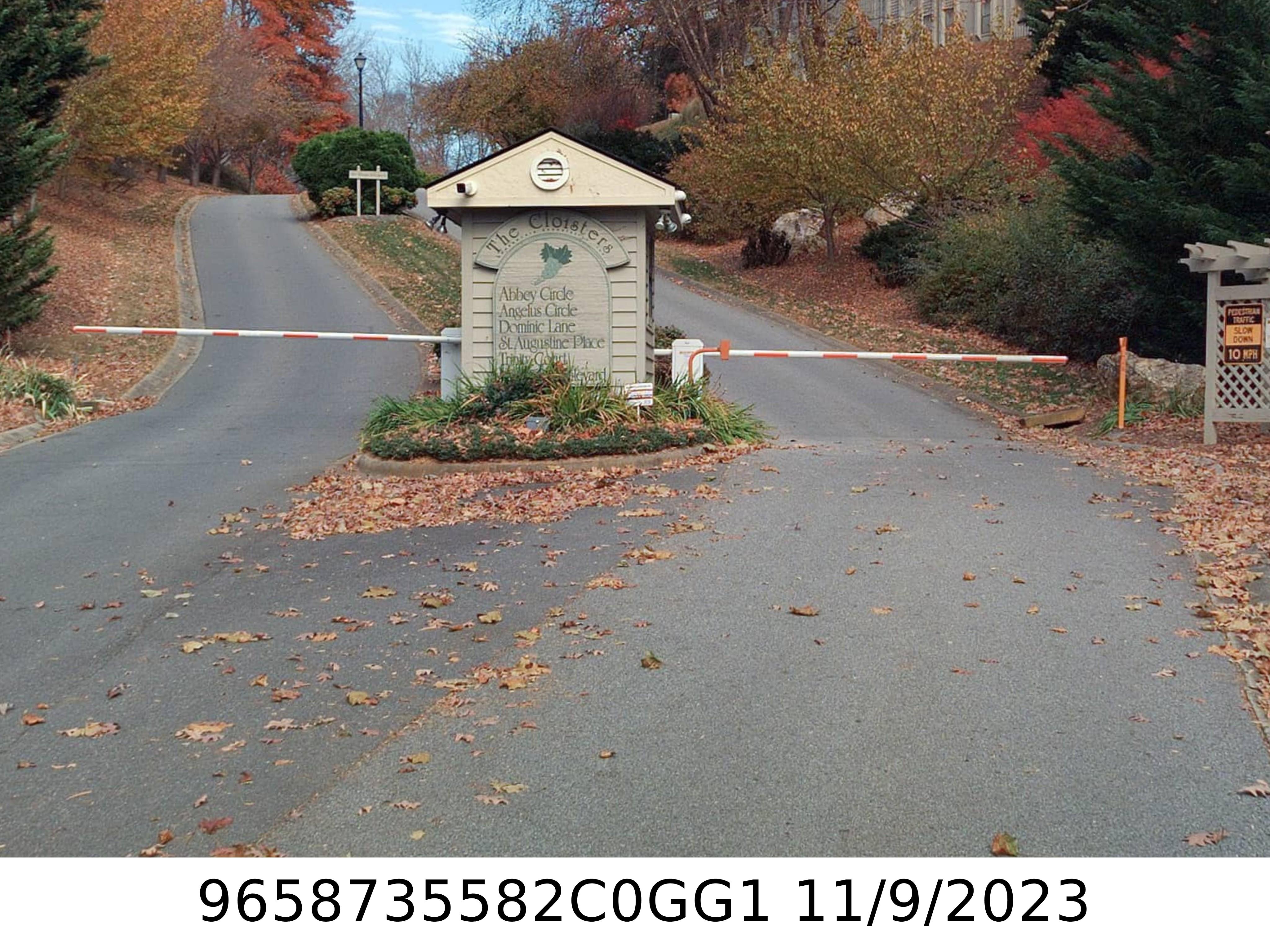 A picture of the property located at 3601 ANGELUS CIR, ASHEVILLE NC 28805.