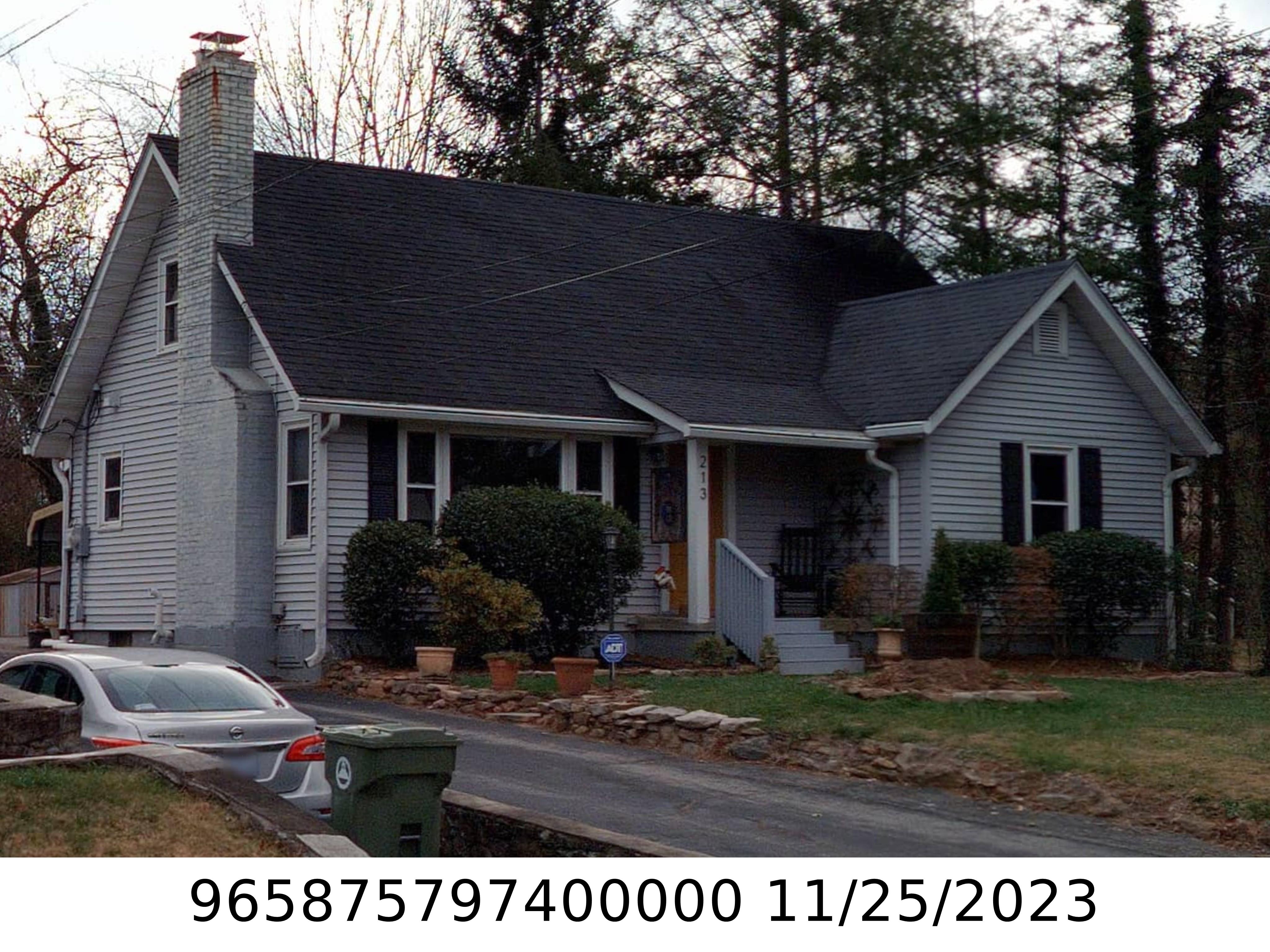 A picture of the property located at 213 GOVERNORS VIEW RD, ASHEVILLE NC 28805.