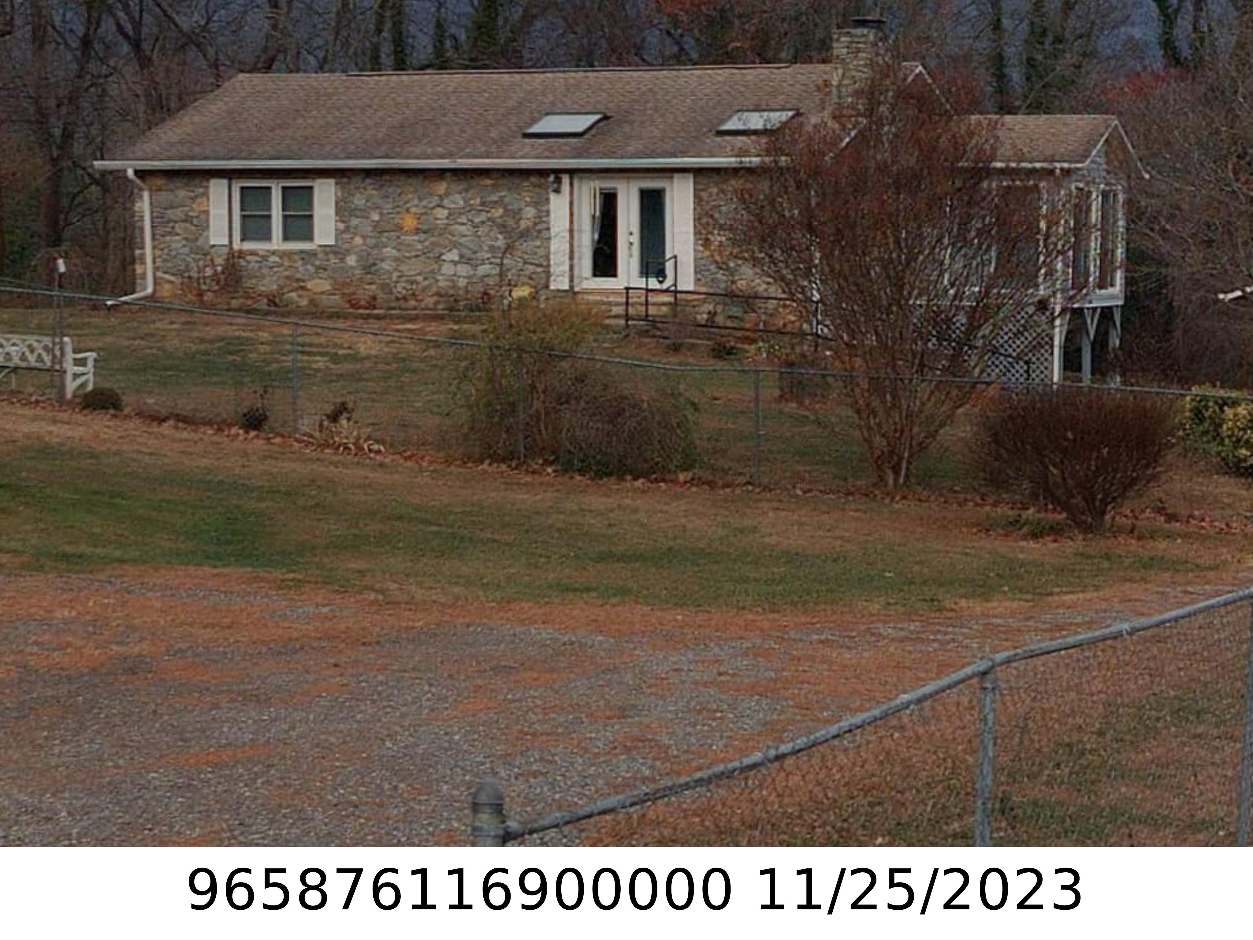 A picture of the property located at 196 GOVERNORS VIEW RD, ASHEVILLE NC 28805.