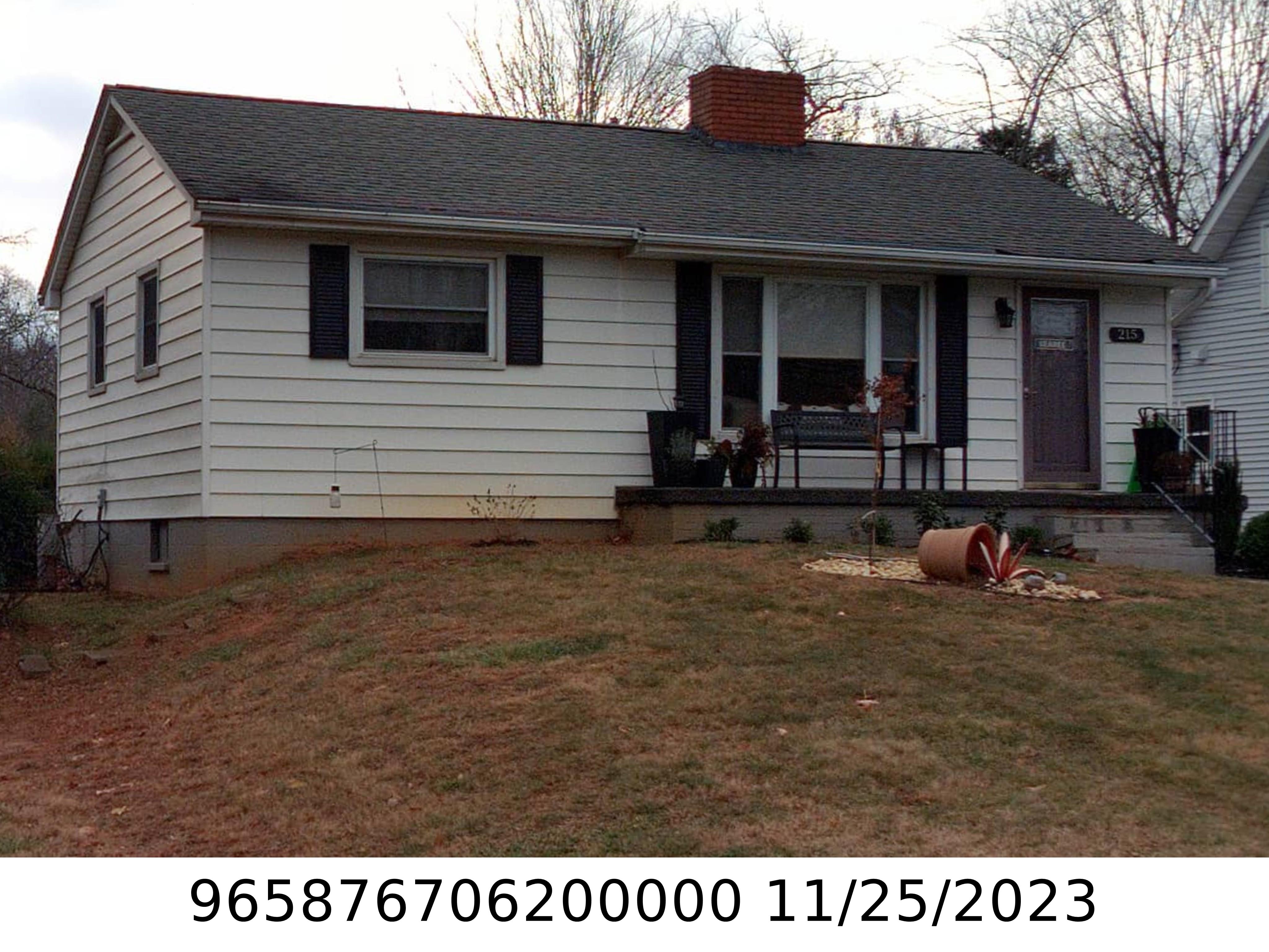 A picture of the property located at 215 GOVERNORS VIEW RD, ASHEVILLE NC 28805.