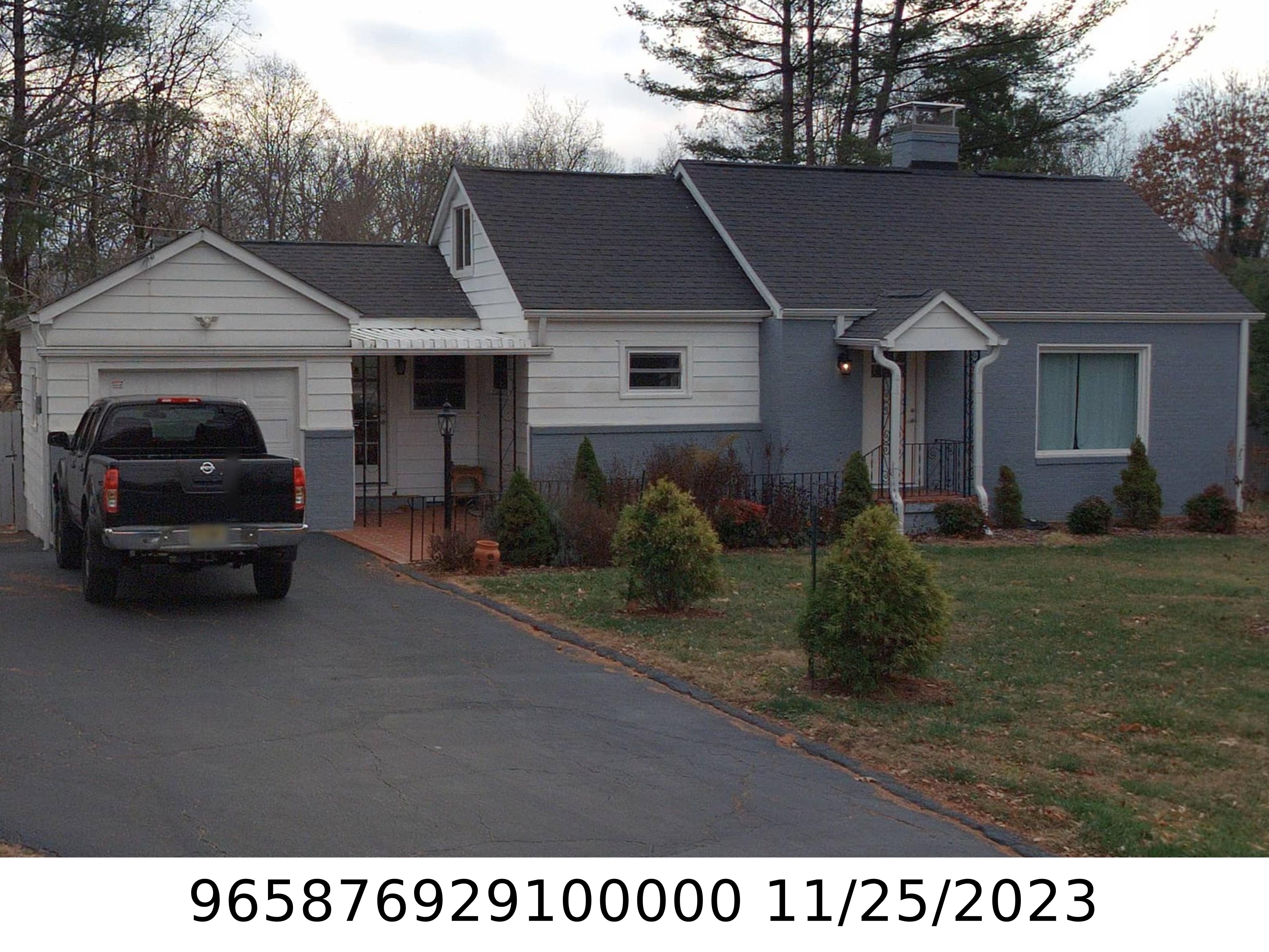 A picture of the property located at 223 GOVERNORS VIEW RD, ASHEVILLE NC 28805.