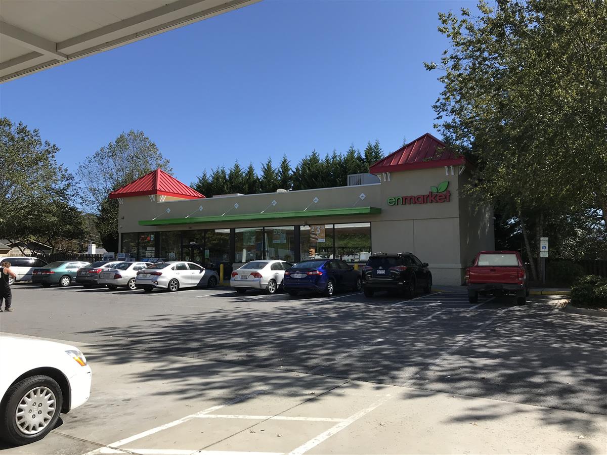 A picture of the property located at 825 TUNNEL RD, ASHEVILLE NC 28805.