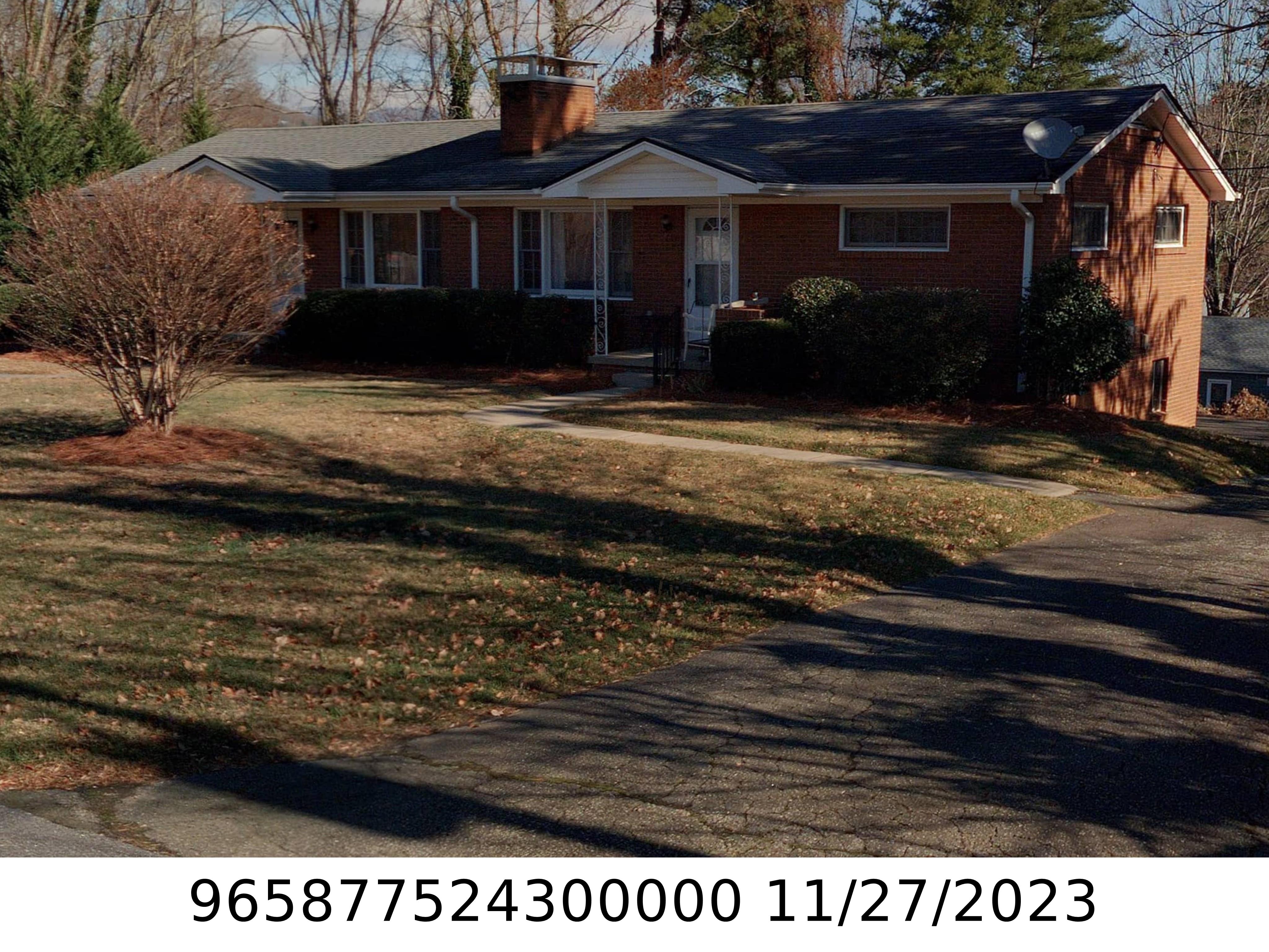 A picture of the property located at 114 ARCO RD, ASHEVILLE NC 28805.