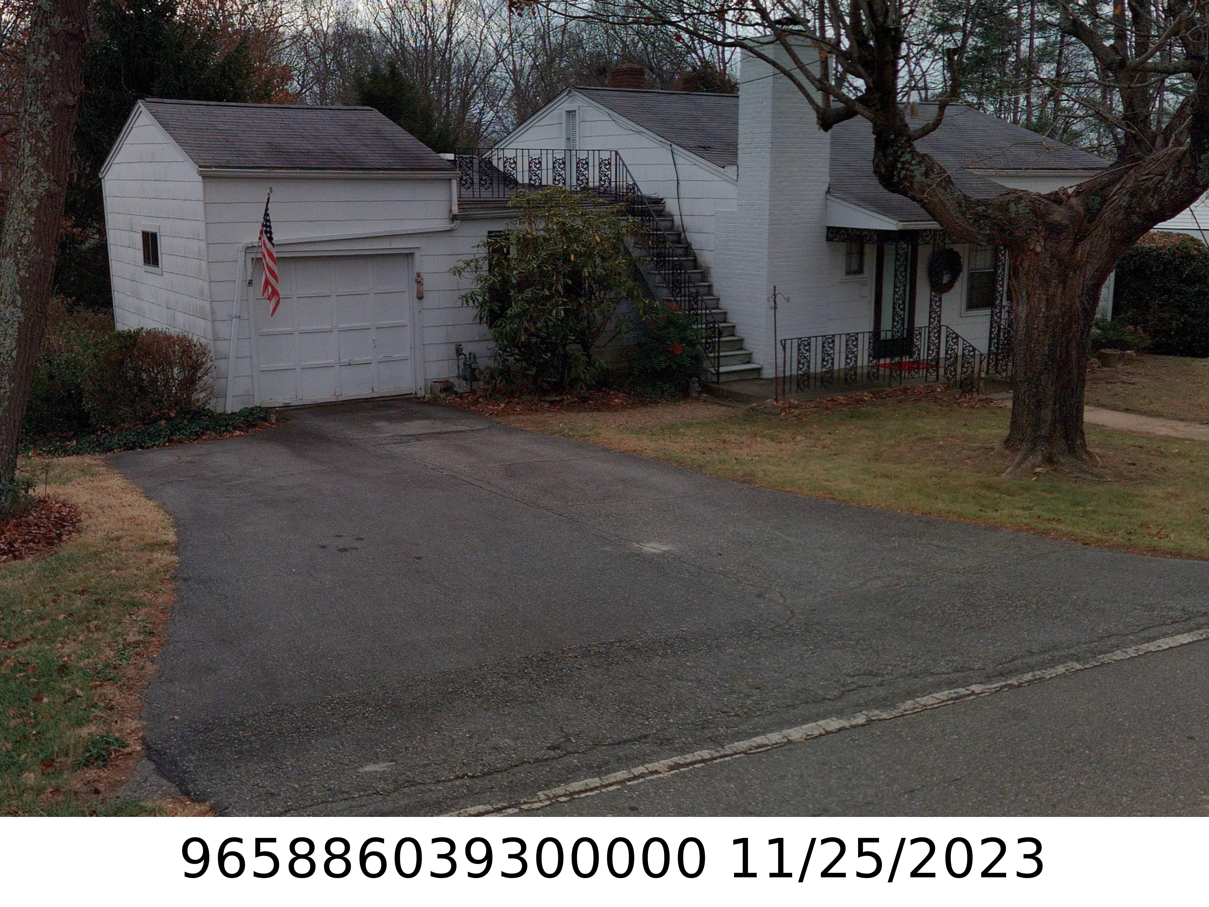 A picture of the property located at 227 GOVERNORS VIEW RD, ASHEVILLE NC 28805.