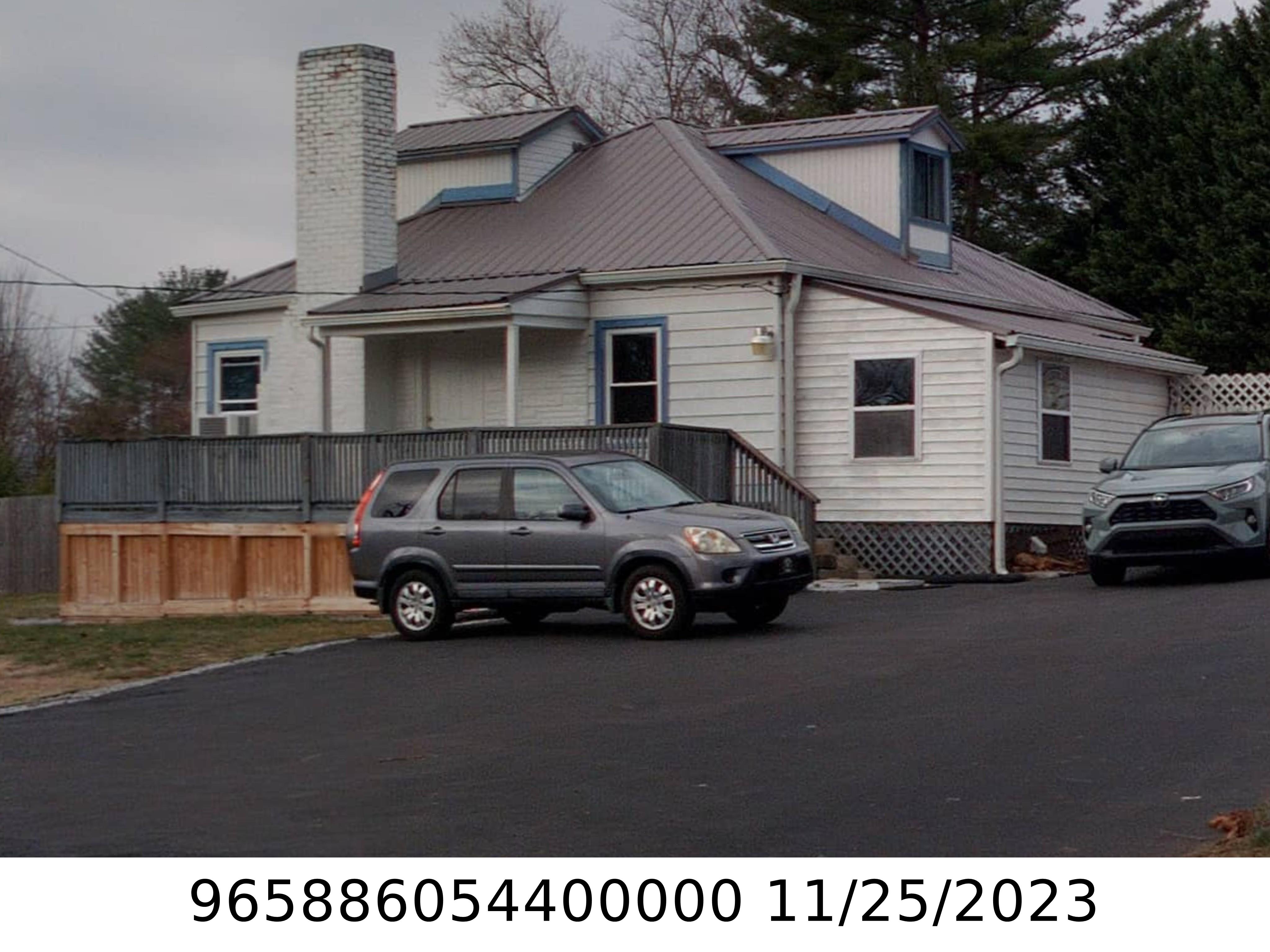 A picture of the property located at 224 GOVERNORS VIEW RD, ASHEVILLE NC 28805.