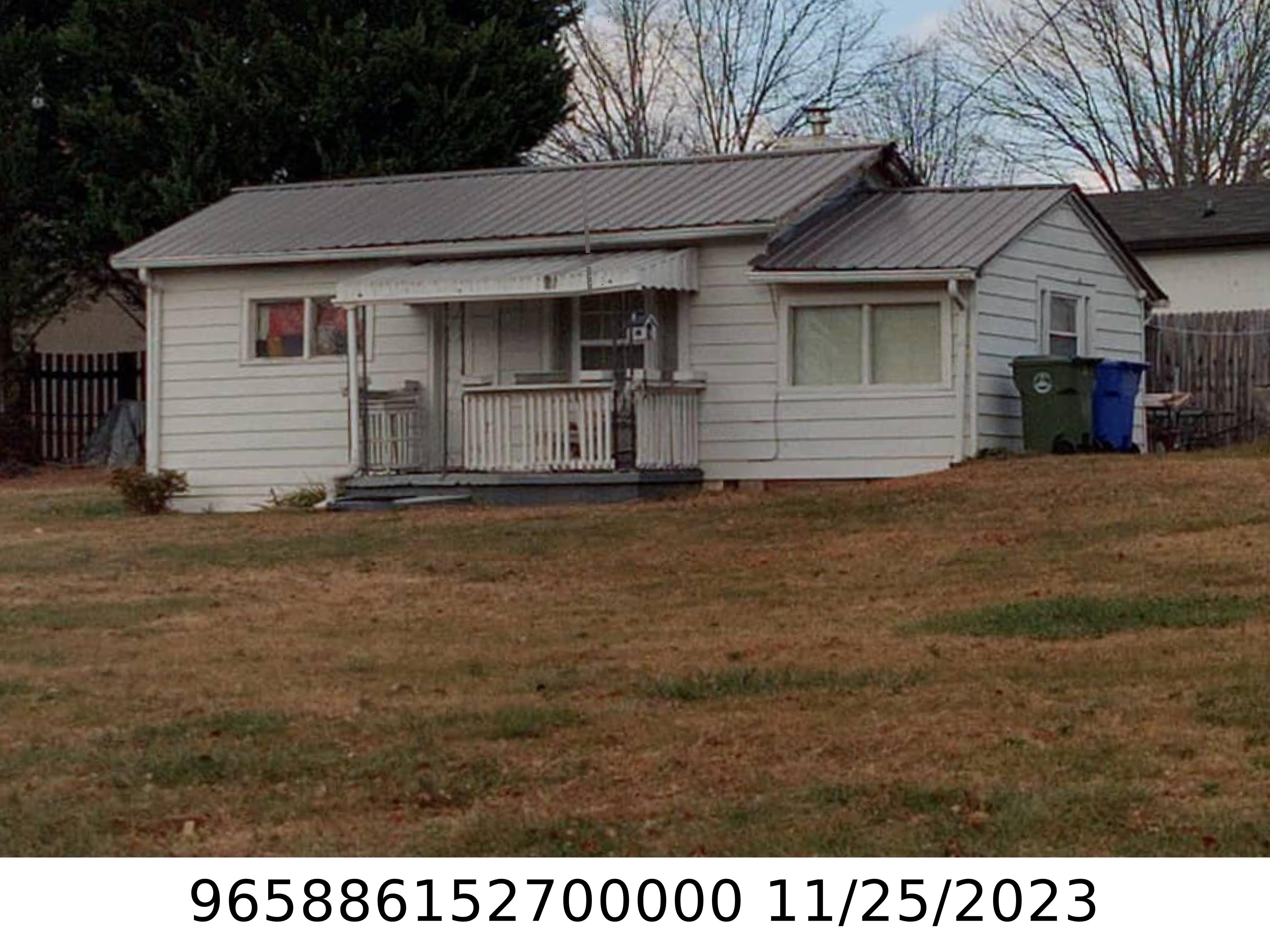 A picture of the property located at 226 GOVERNORS VIEW RD, ASHEVILLE NC 28805.