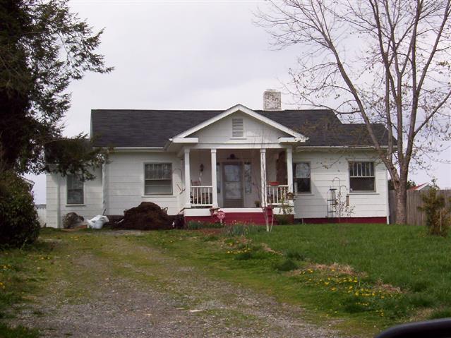 A picture of the property located at 230 GOVERNORS VIEW RD, ASHEVILLE NC 28805.