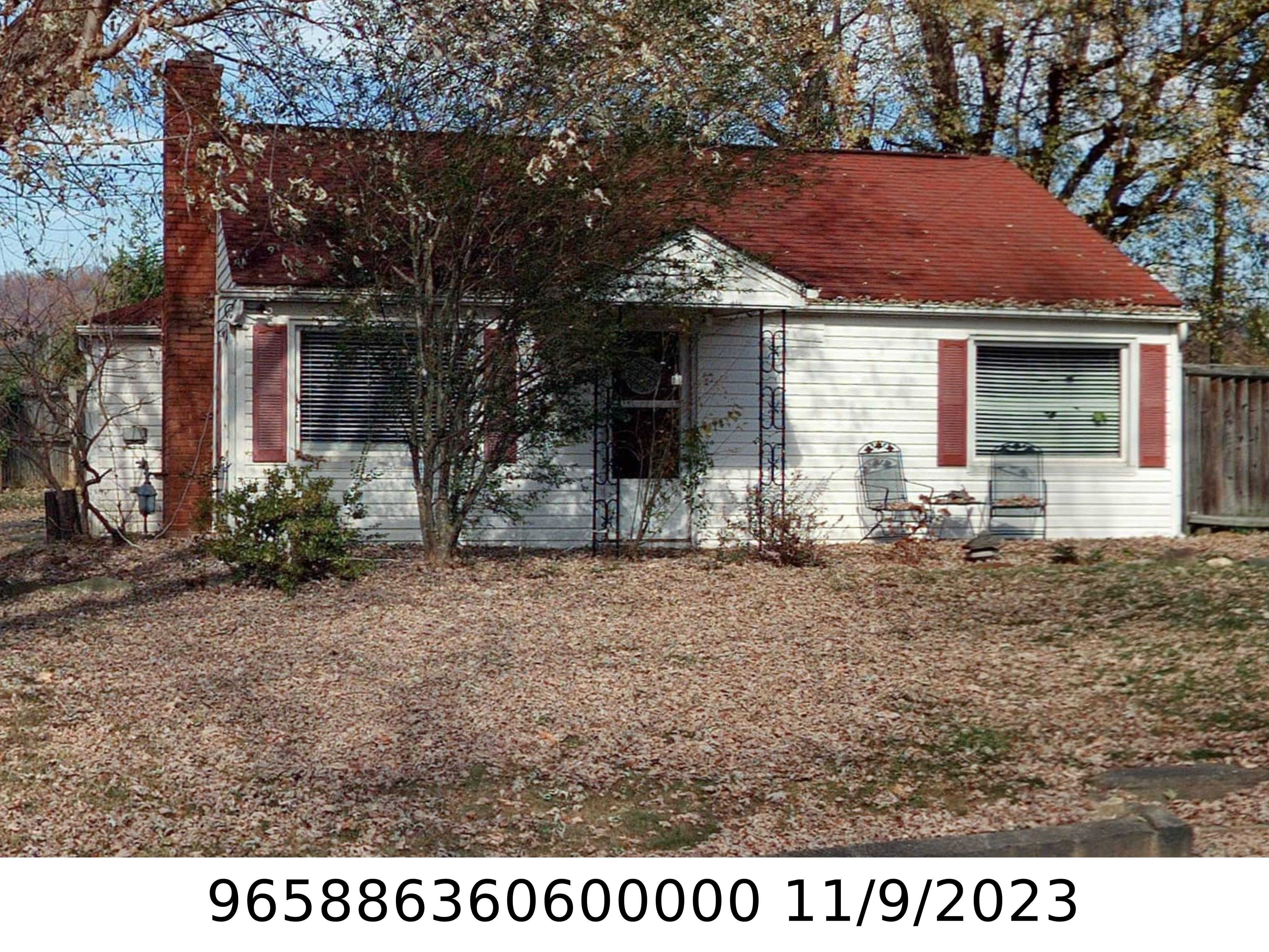 A picture of the property located at 236 GOVERNORS VIEW RD, ASHEVILLE NC 28805.