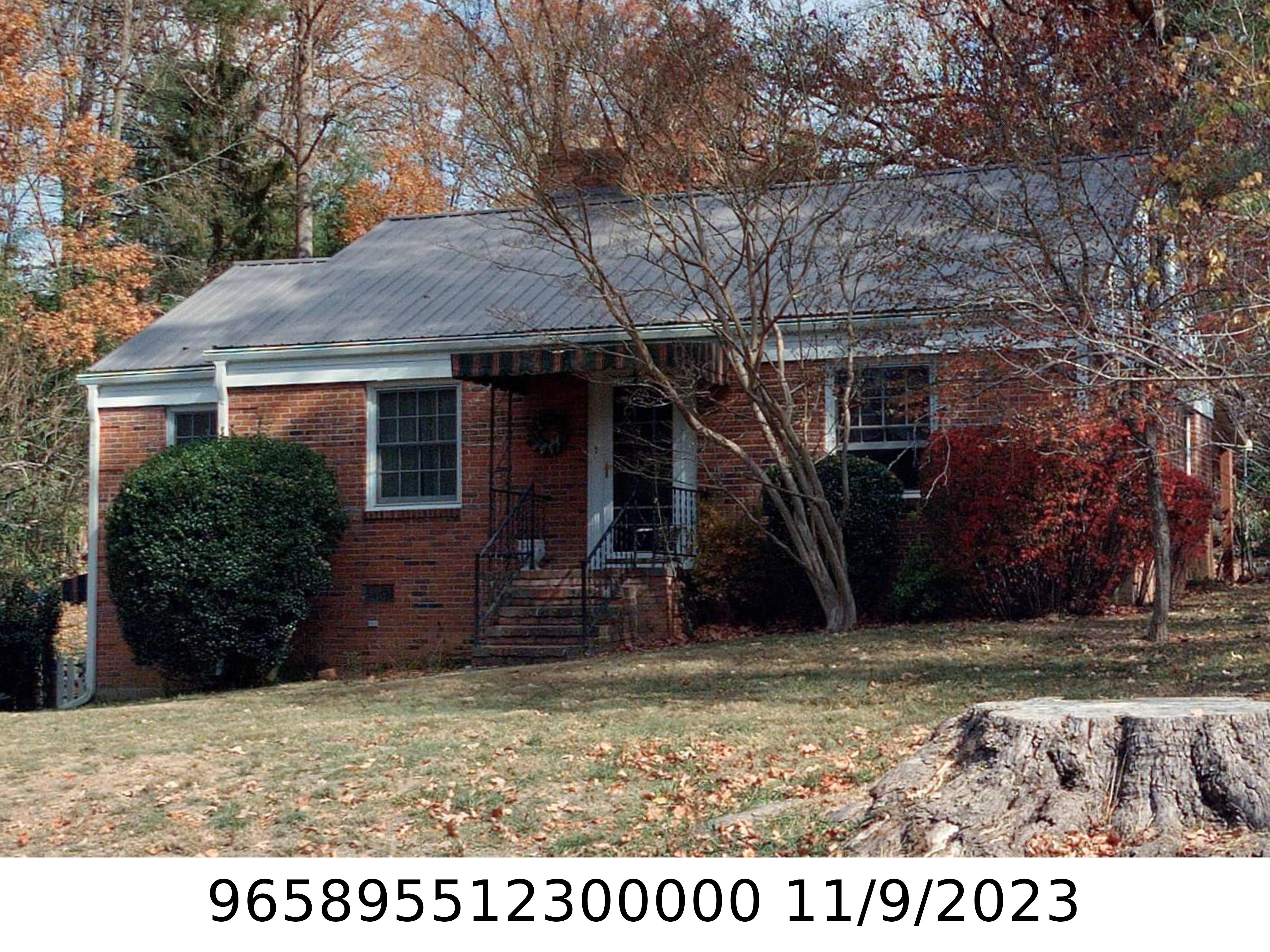 A picture of the property located at 28 CANTERBURY RD, ASHEVILLE NC 28805.