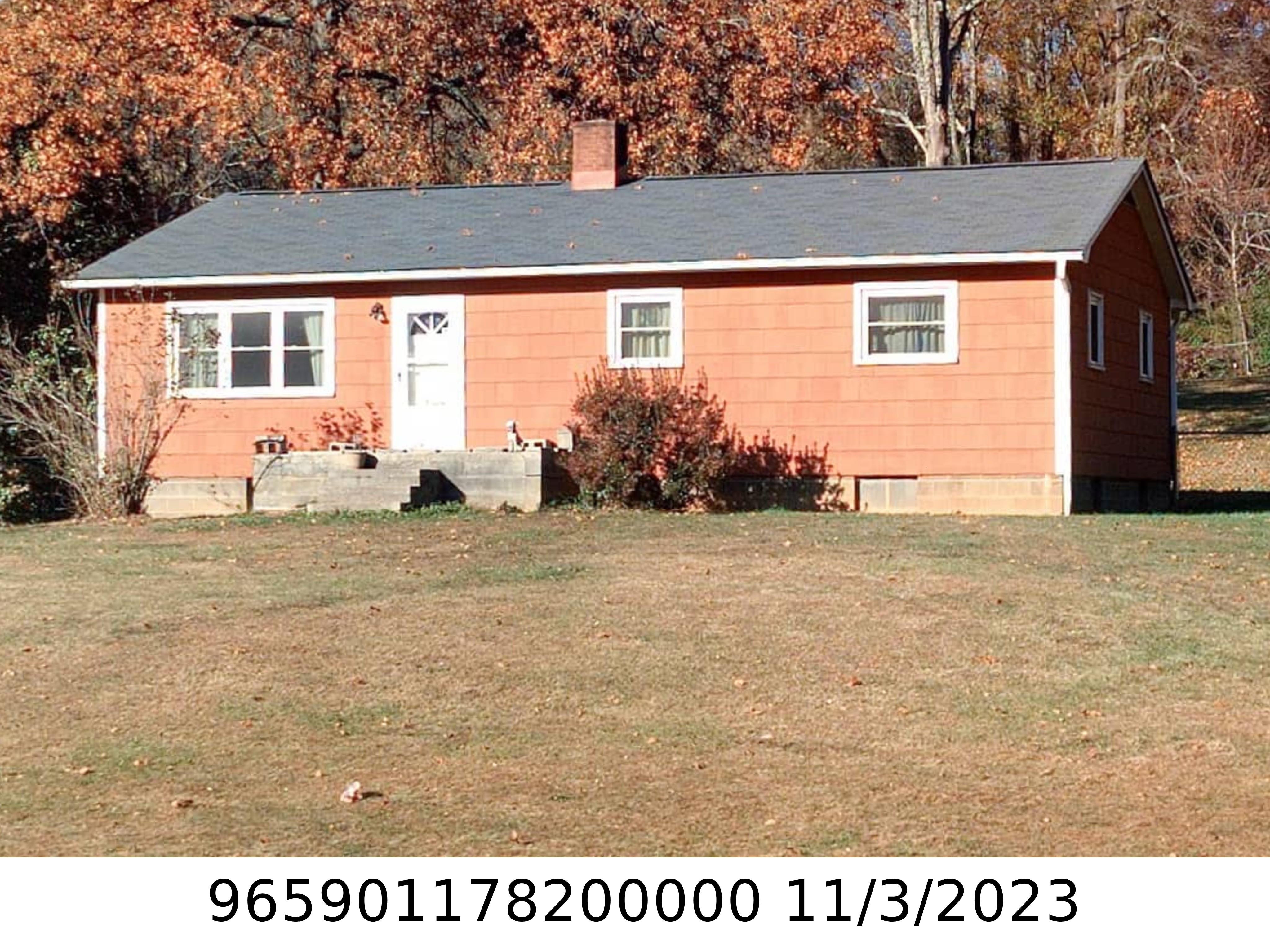A picture of the property located at 124 CHUNNS COVE RD, ASHEVILLE NC 28805.