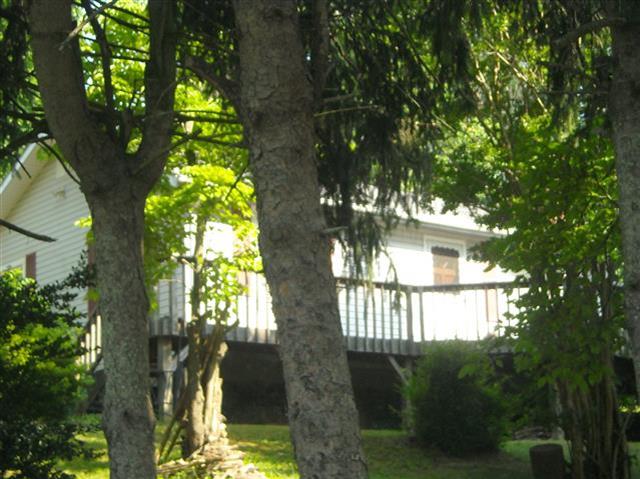 A picture of the property located at 126 CHUNNS COVE RD, ASHEVILLE NC 28805.