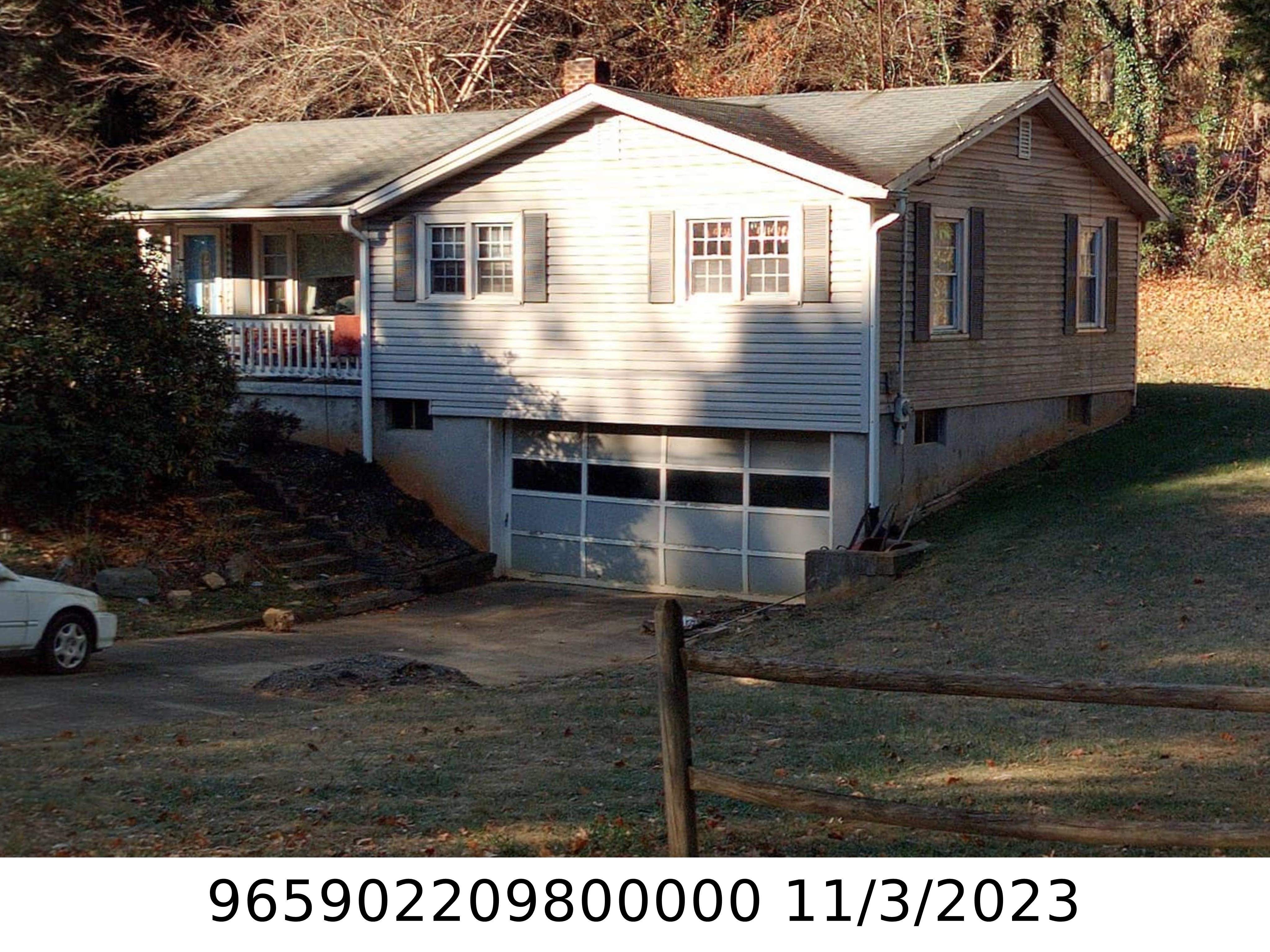 A picture of the property located at 156 CHUNNS COVE RD, ASHEVILLE NC 28805.