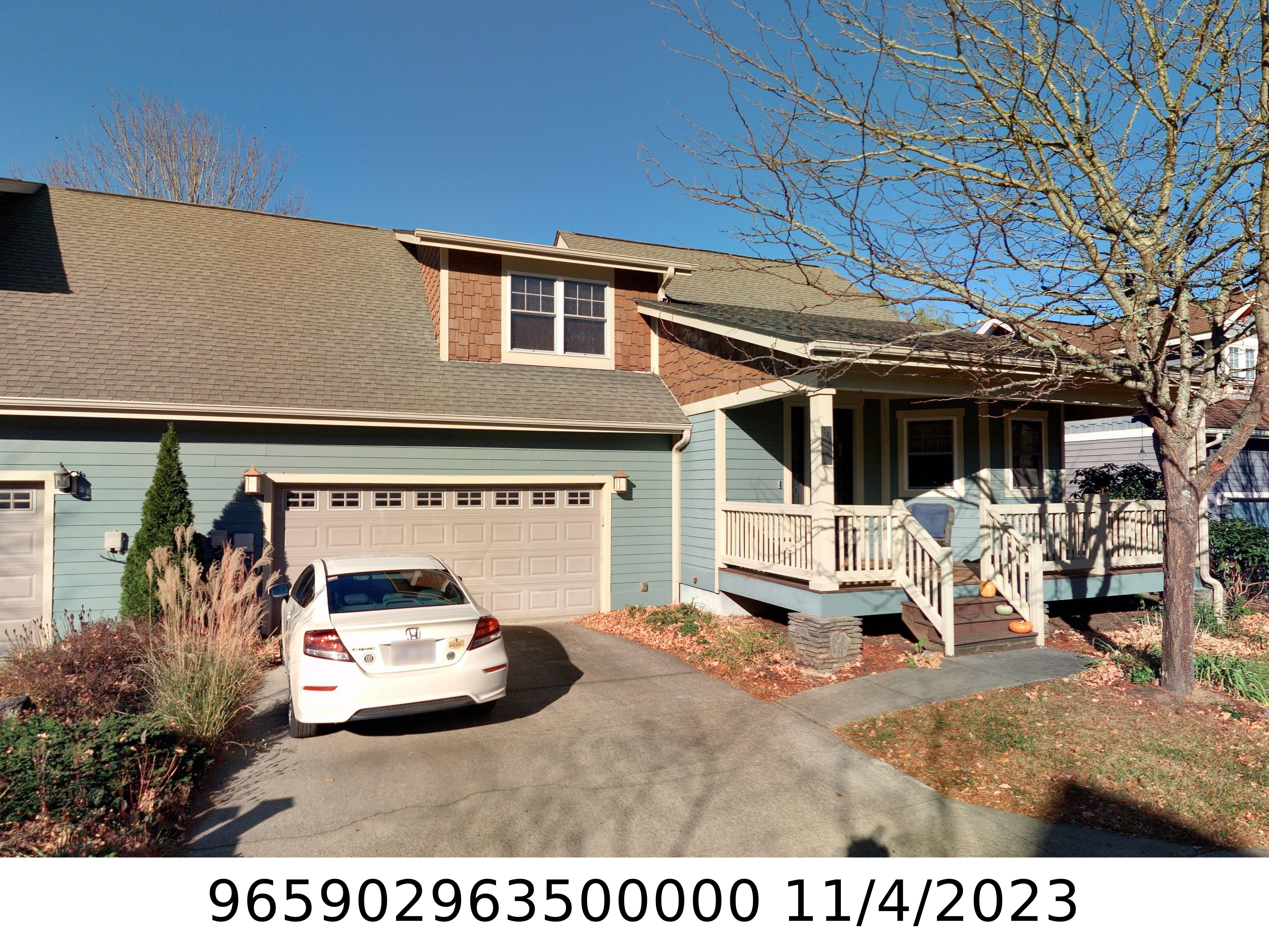A picture of the property located at 33 CRAFTSMAN CIR, ASHEVILLE NC 28805.