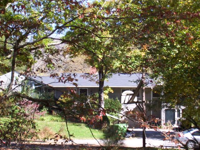 A picture of the property located at 7 CHUNNS BRIDGE WAY, ASHEVILLE NC 28805.