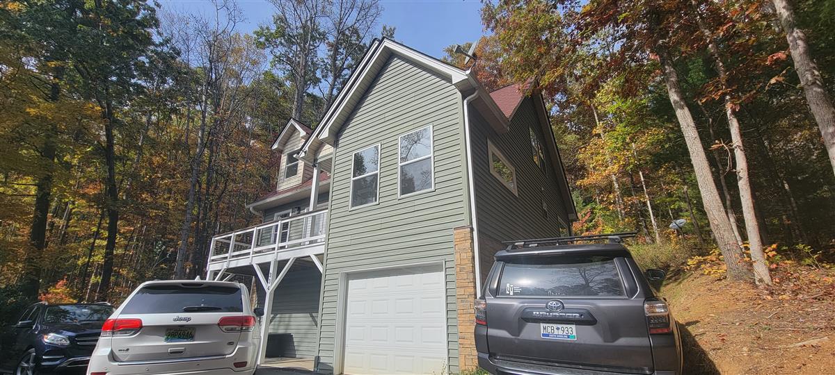 A picture of the property located at 334 CHUNNS COVE RD, ASHEVILLE NC 28805.