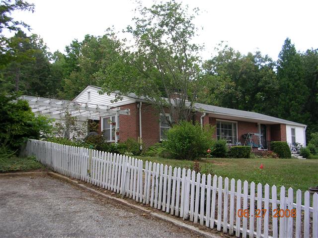 A picture of the property located at 340 CHUNNS COVE RD, ASHEVILLE NC 28805.