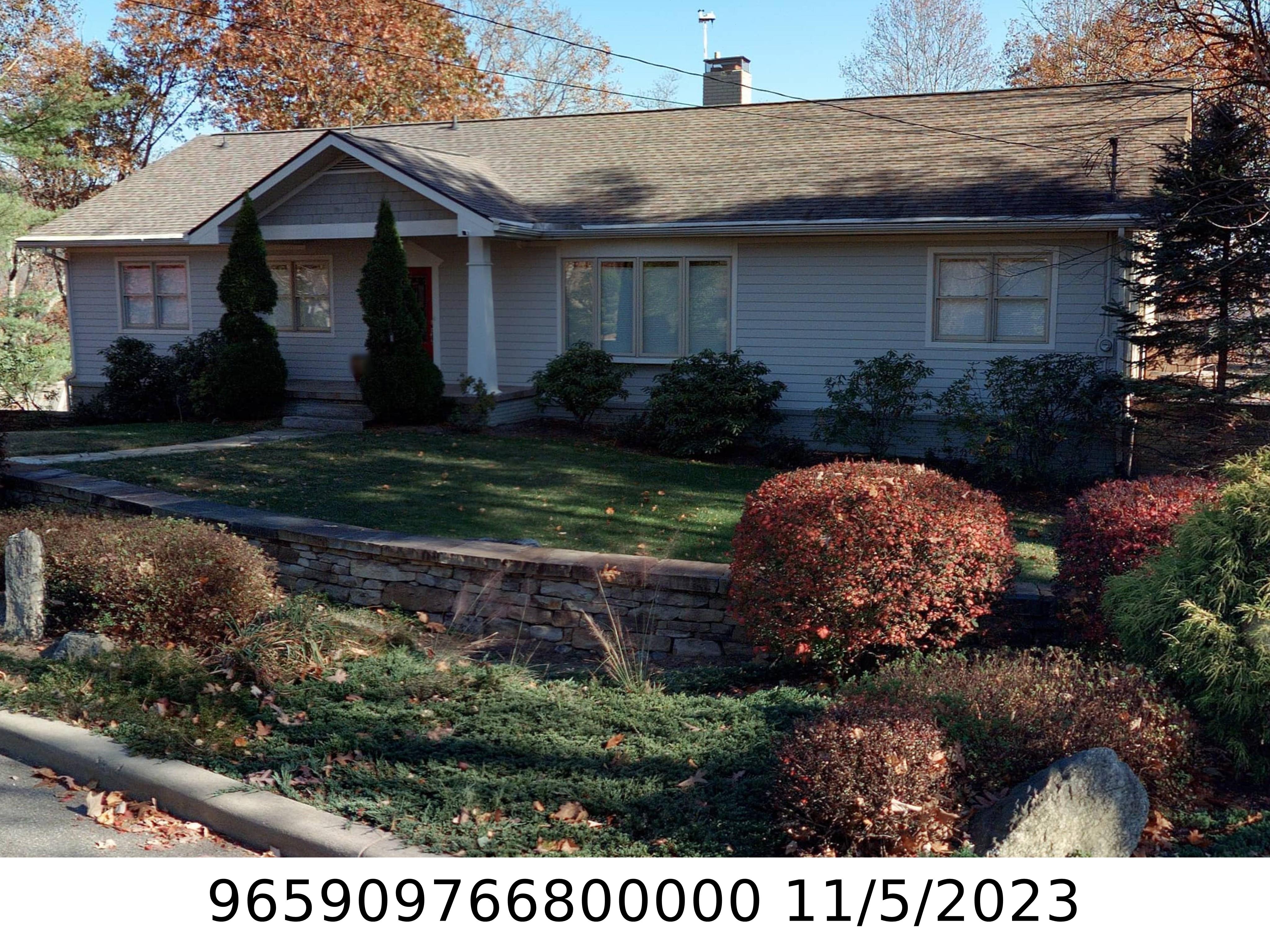 A picture of the property located at 55 CROWNINGWAY DR, ASHEVILLE NC 28804.