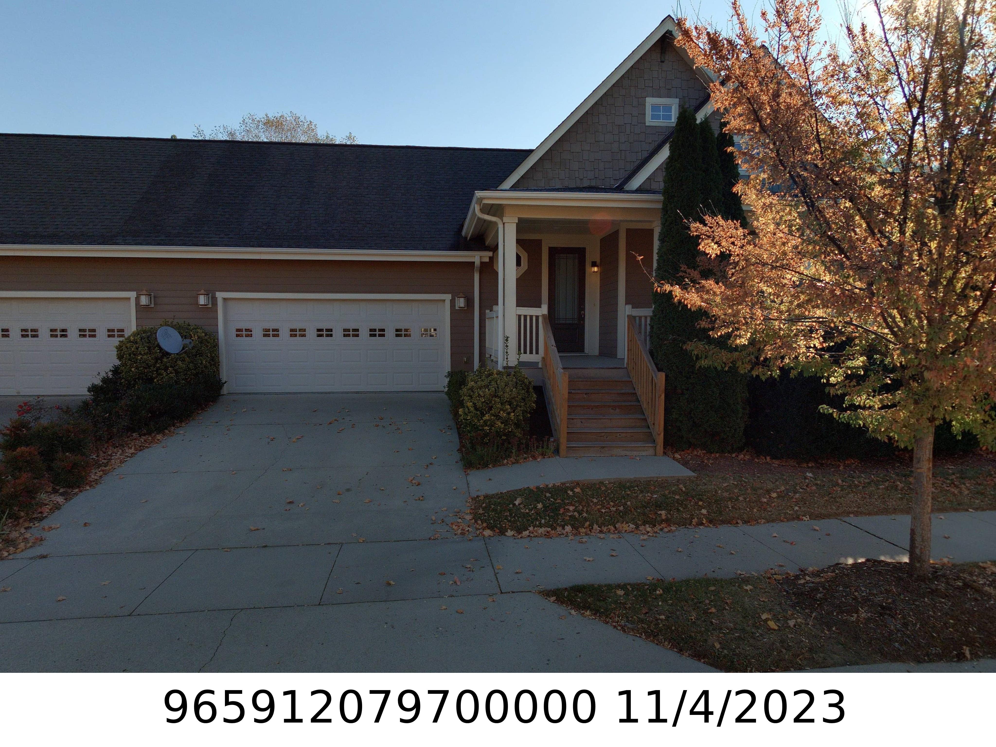A picture of the property located at 28 CRAFTSMAN CIR, ASHEVILLE NC 28805.
