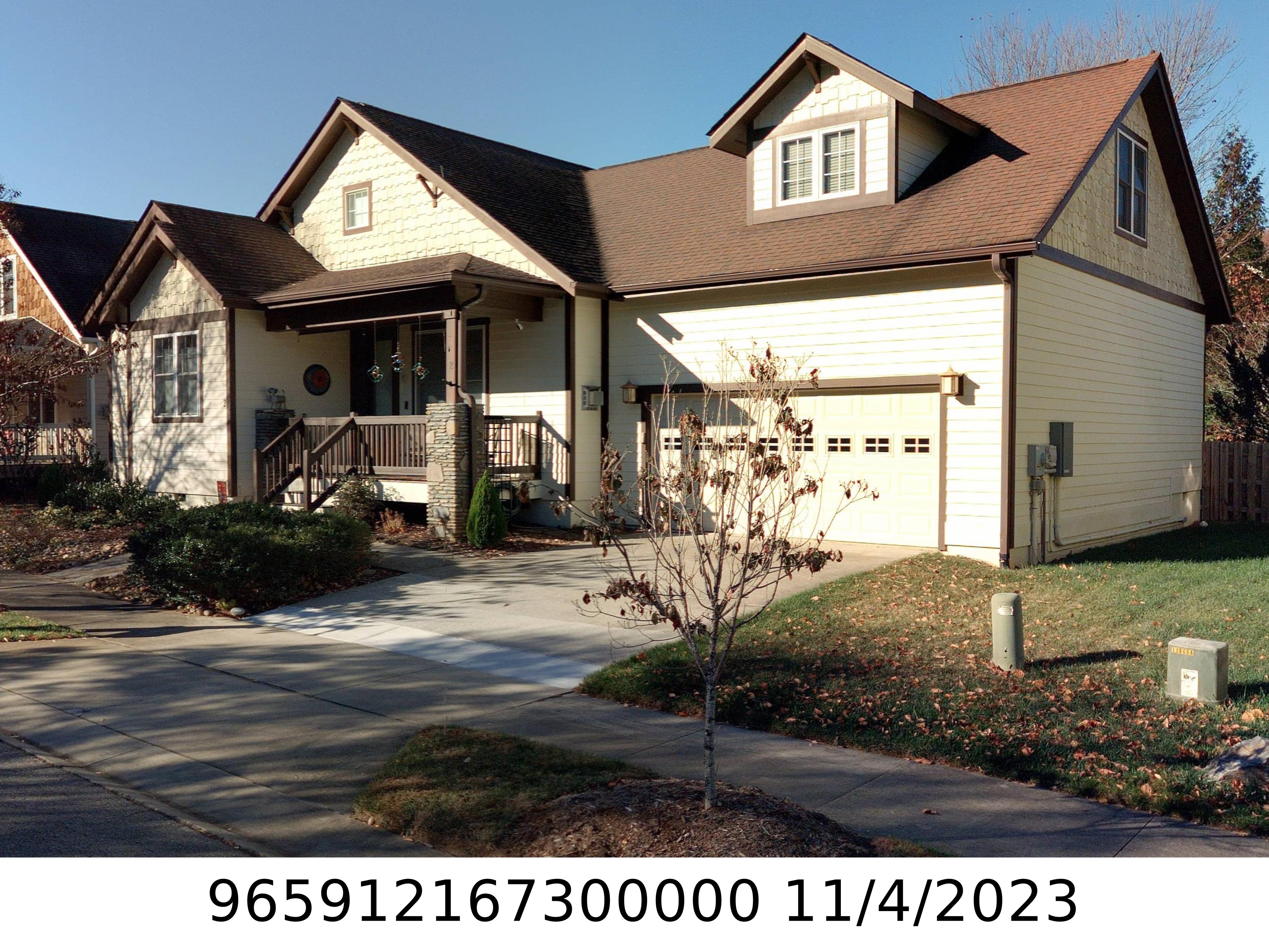 A picture of the property located at 2 CRAFTSMAN CIR, ASHEVILLE NC 28805.