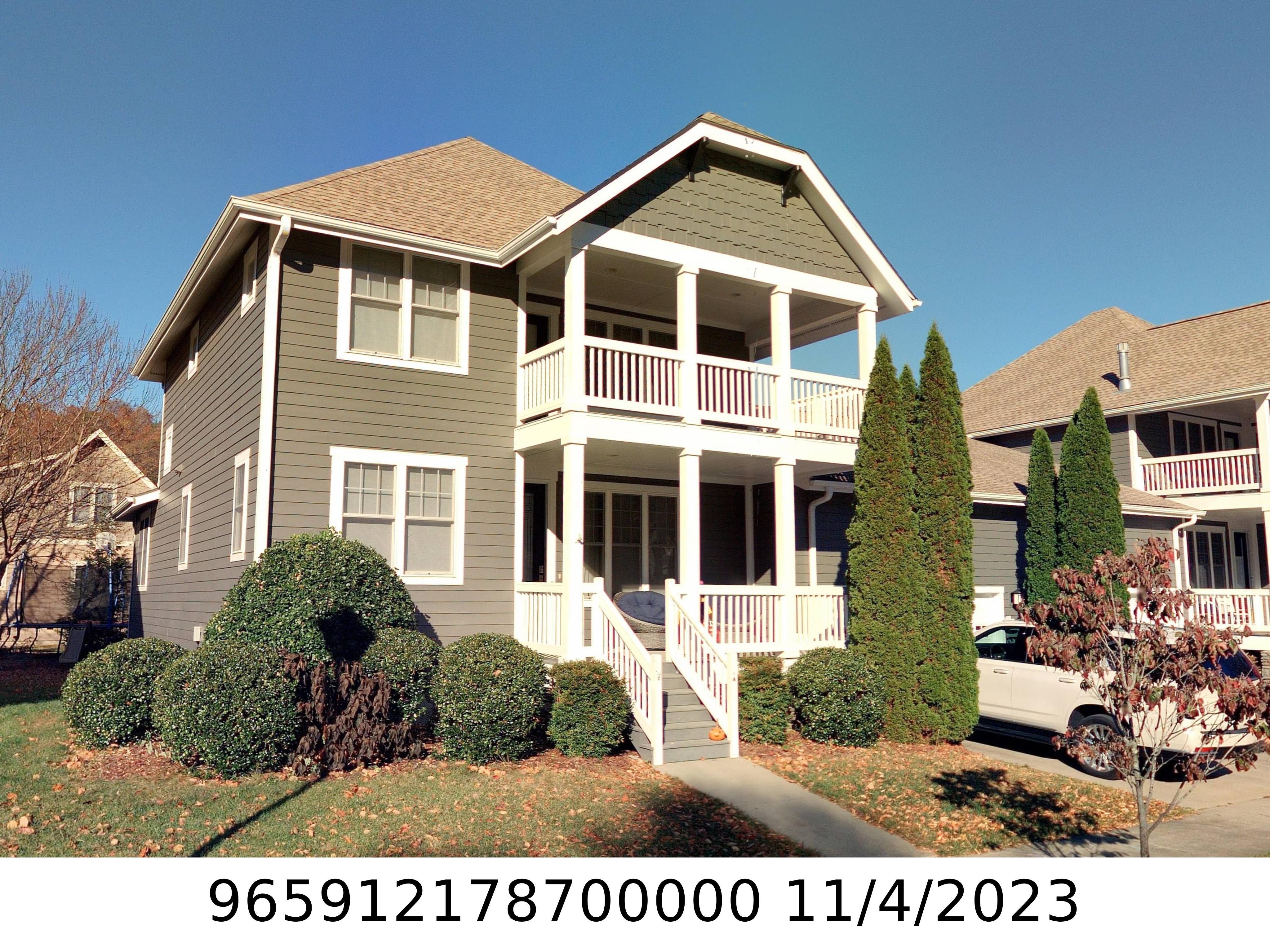 A picture of the property located at 6 CRAFTSMAN CIR, ASHEVILLE NC 28805.