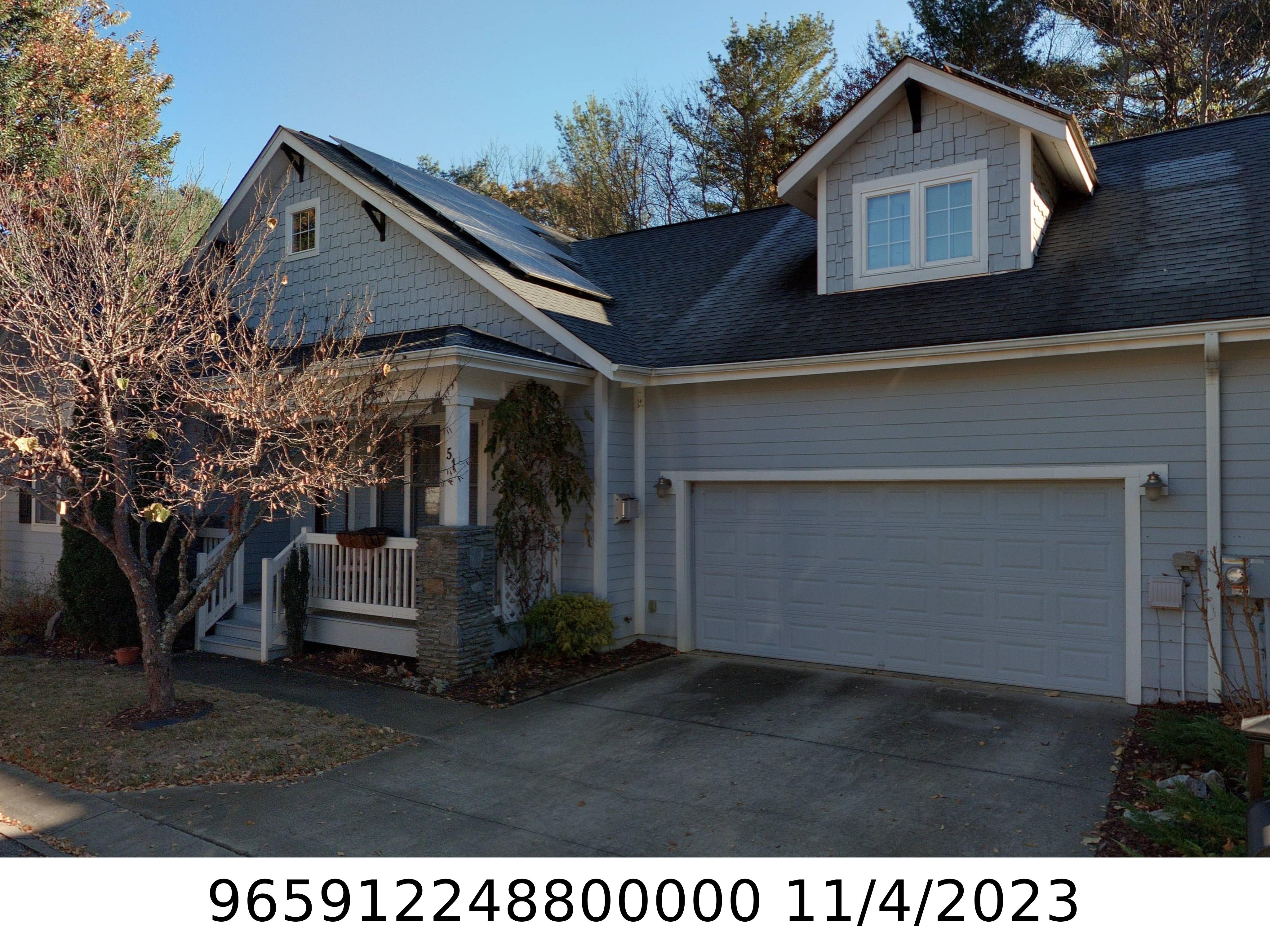 A picture of the property located at 51 CRAFTSMAN CIR, ASHEVILLE NC 28805.