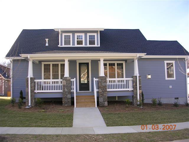 A picture of the property located at 10 CRAFTSMAN CIR, ASHEVILLE NC 28805.