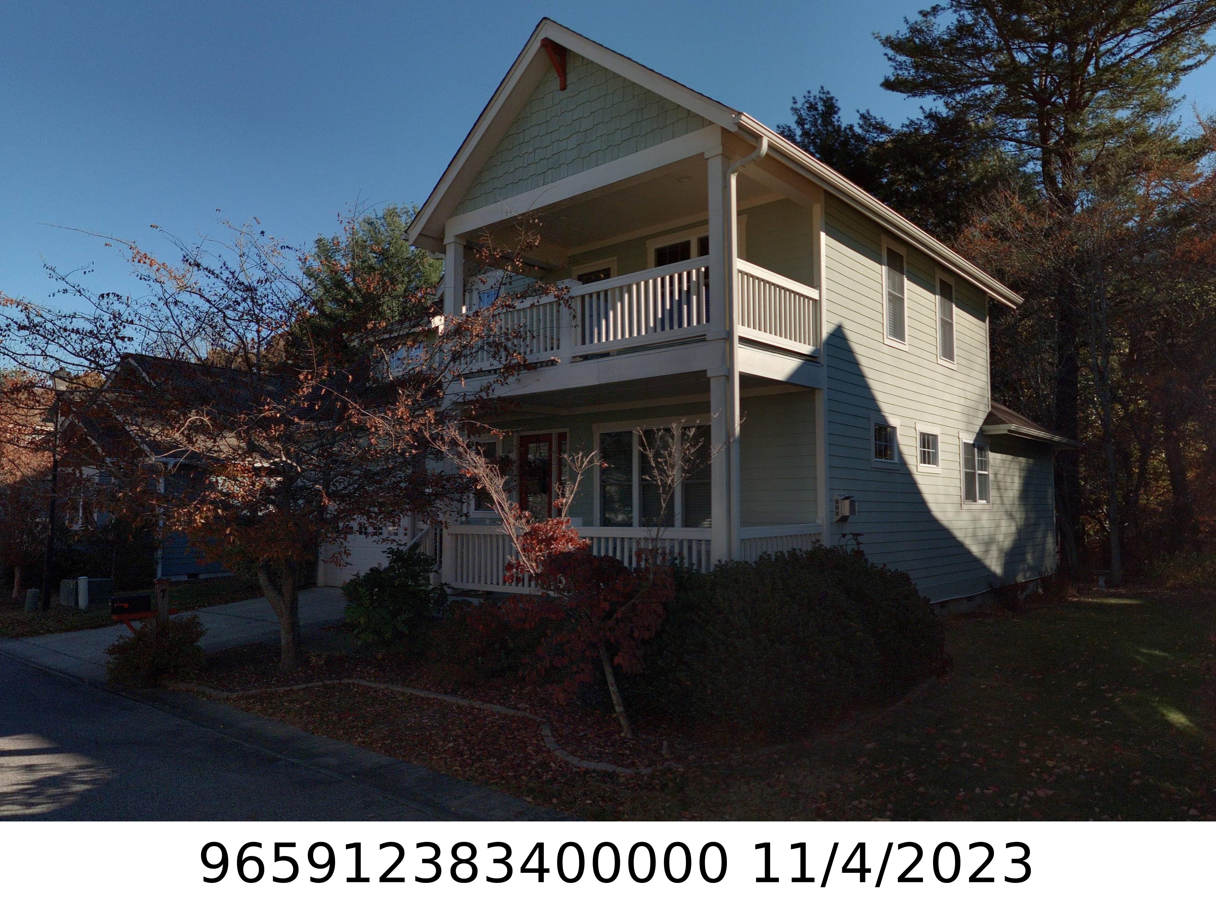 A picture of the property located at 7 CRAFTSMAN CIR, ASHEVILLE NC 28805.