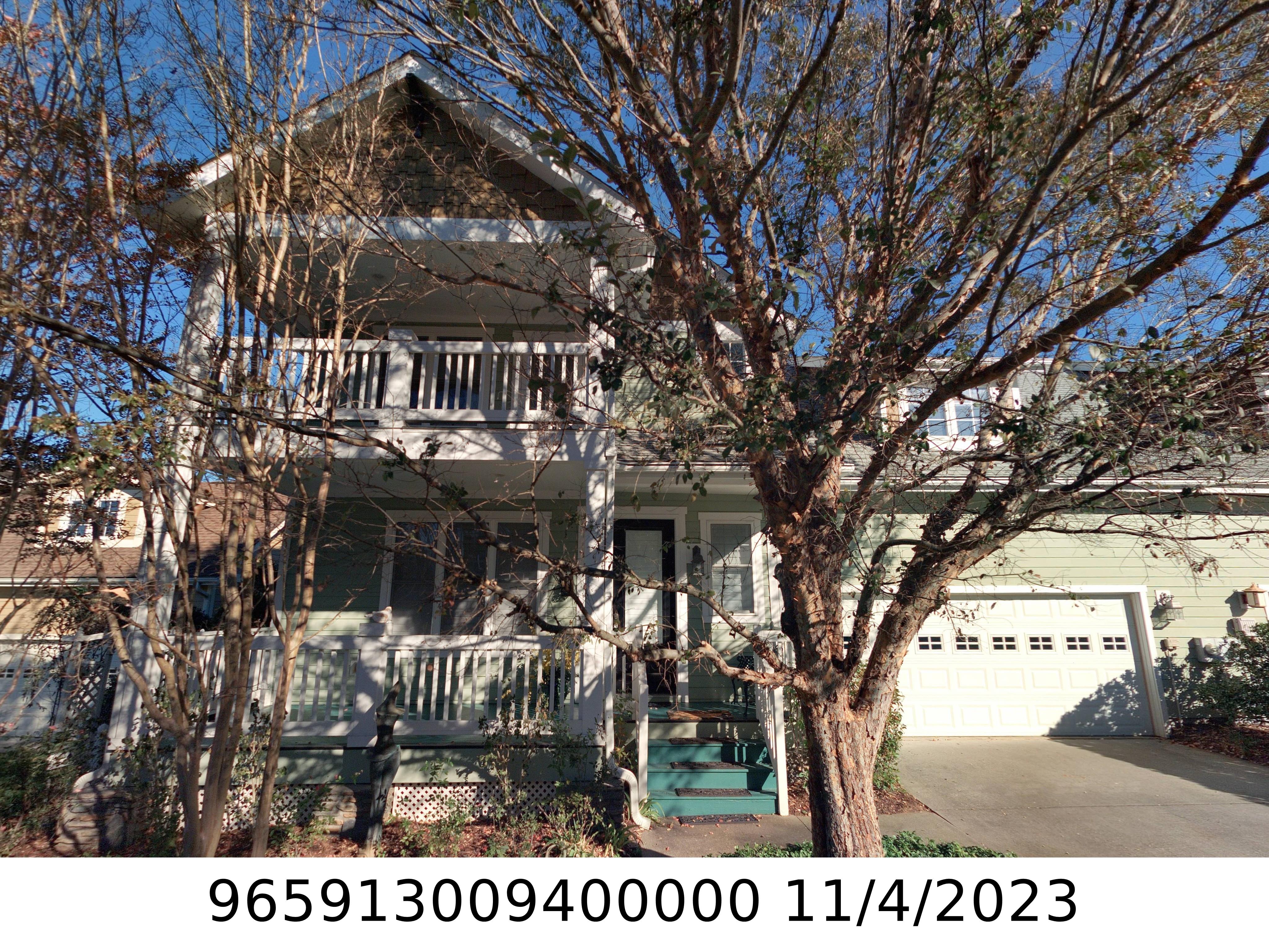 A picture of the property located at 19 CRAFTSMAN CIR, ASHEVILLE NC 28805.
