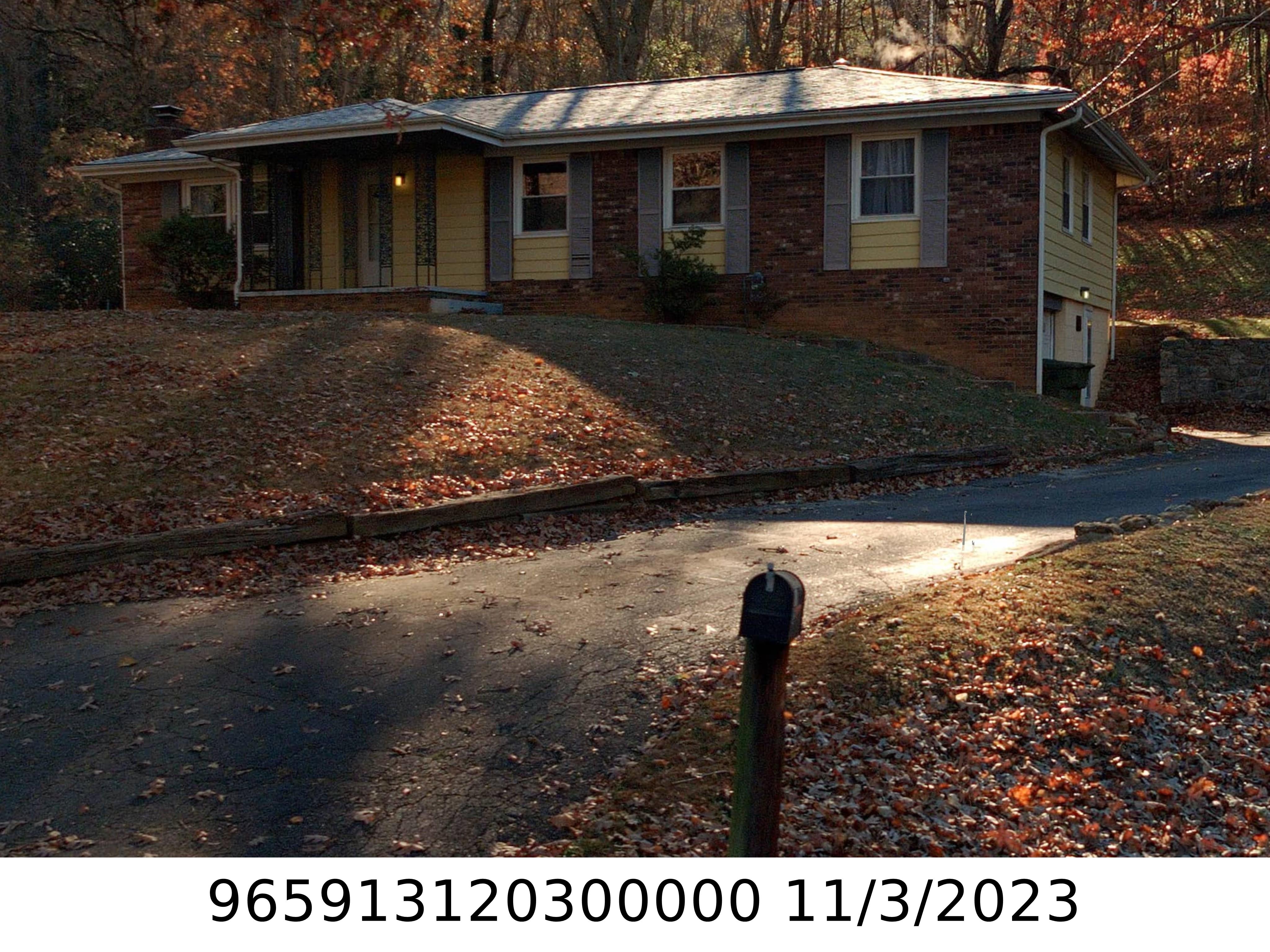 A picture of the property located at 279 CHUNNS COVE RD, ASHEVILLE NC 28805.