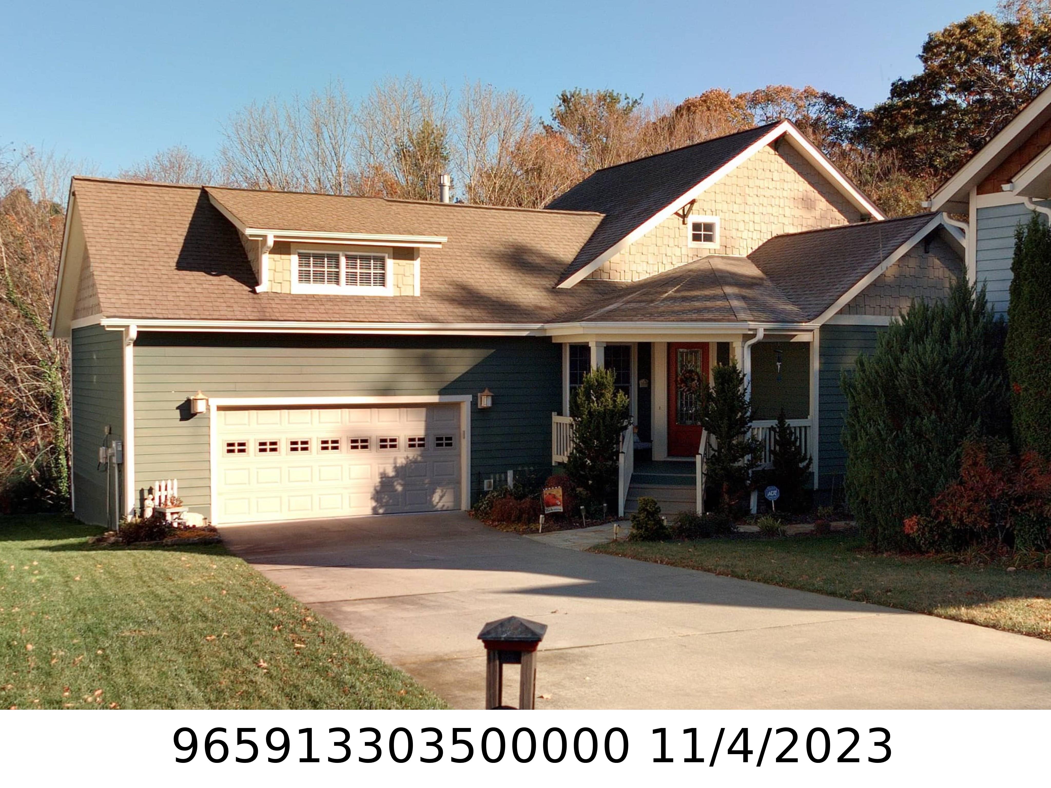 A picture of the property located at 13 CRAFTSMAN CIR, ASHEVILLE NC 28805.
