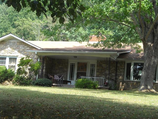 A picture of the property located at 399 CHUNNS COVE RD, ASHEVILLE NC 28805.