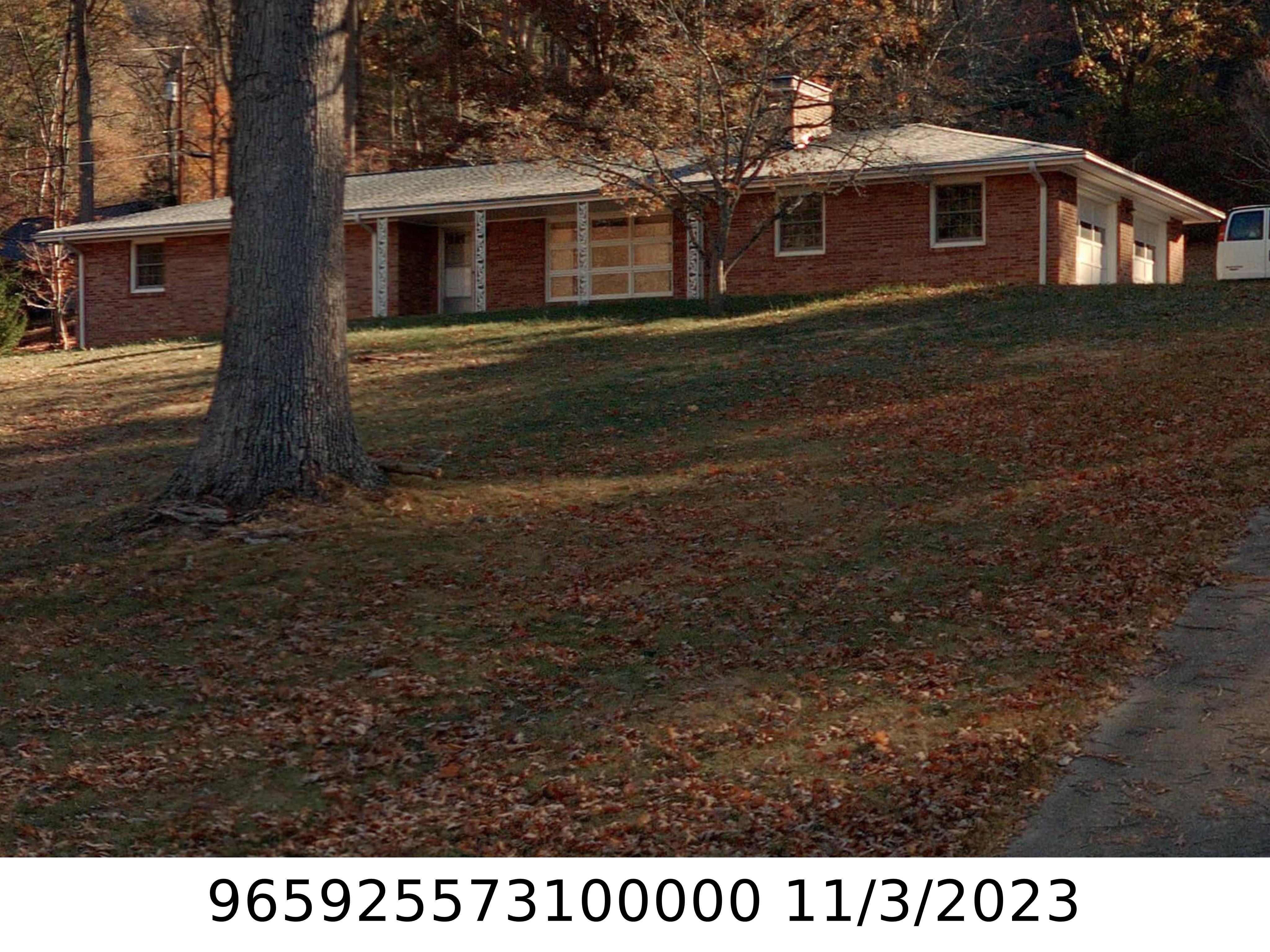 A picture of the property located at 455 CHUNNS COVE RD, ASHEVILLE NC 28805.