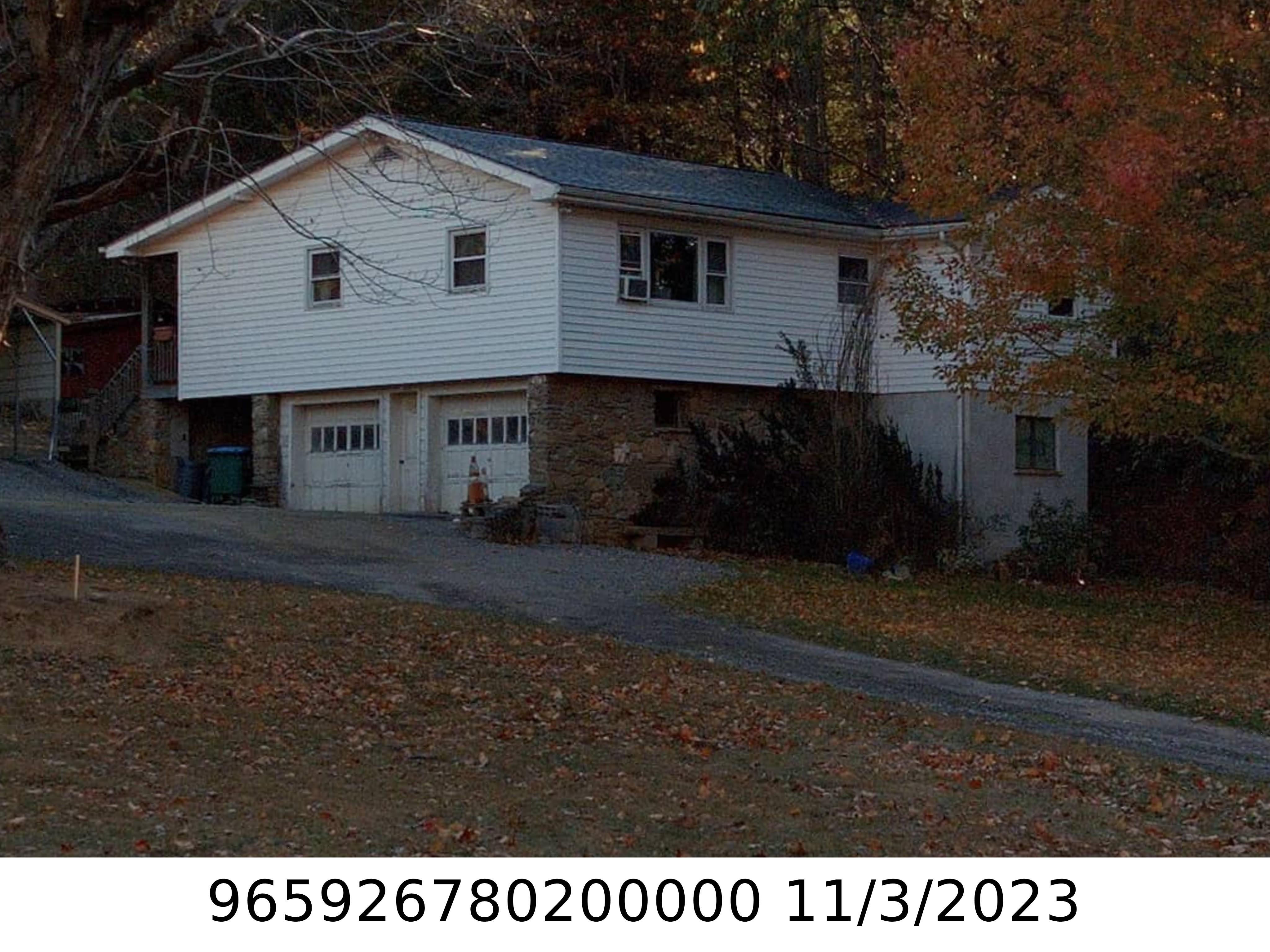 A picture of the property located at 513 CHUNNS COVE RD, ASHEVILLE NC 28805.