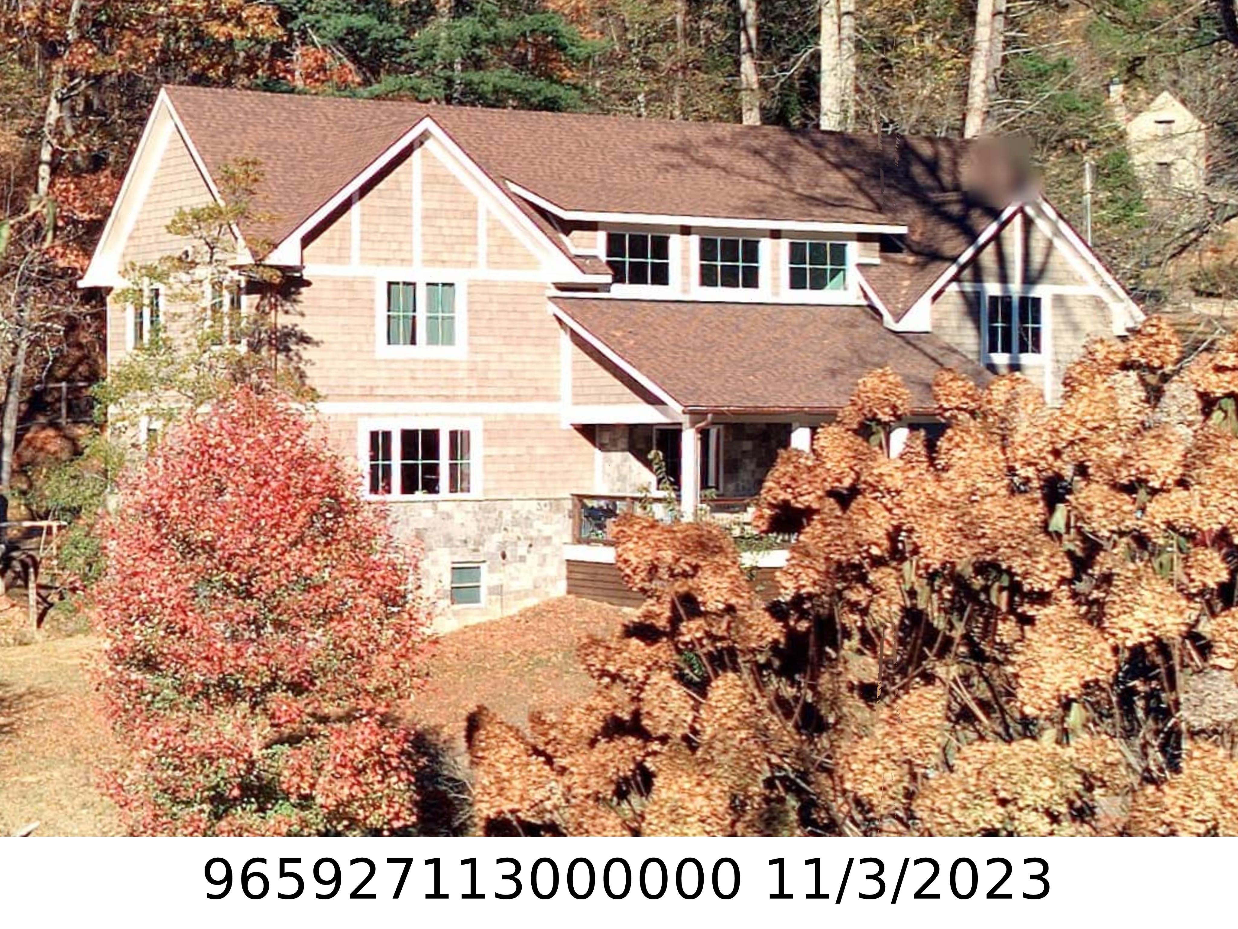 A picture of the property located at 528 CHUNNS COVE RD, ASHEVILLE NC 28805.