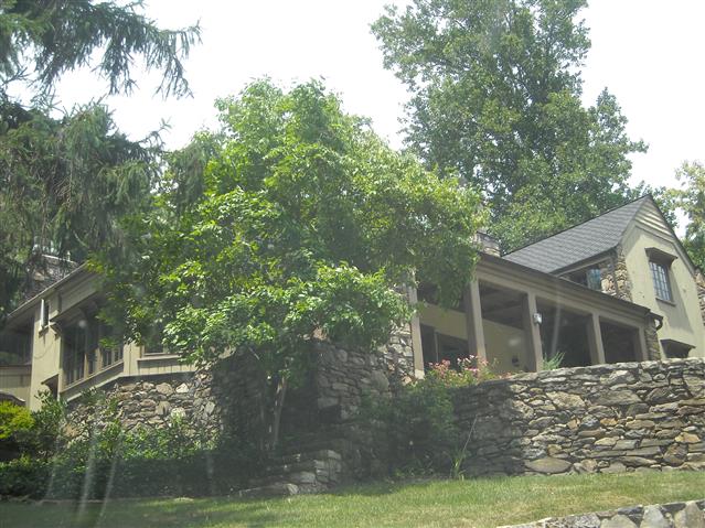 A picture of the property located at 536 CHUNNS COVE RD, ASHEVILLE NC 28805.