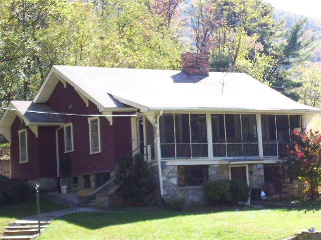 A picture of the property located at 531 CHUNNS COVE RD, ASHEVILLE NC 28805.