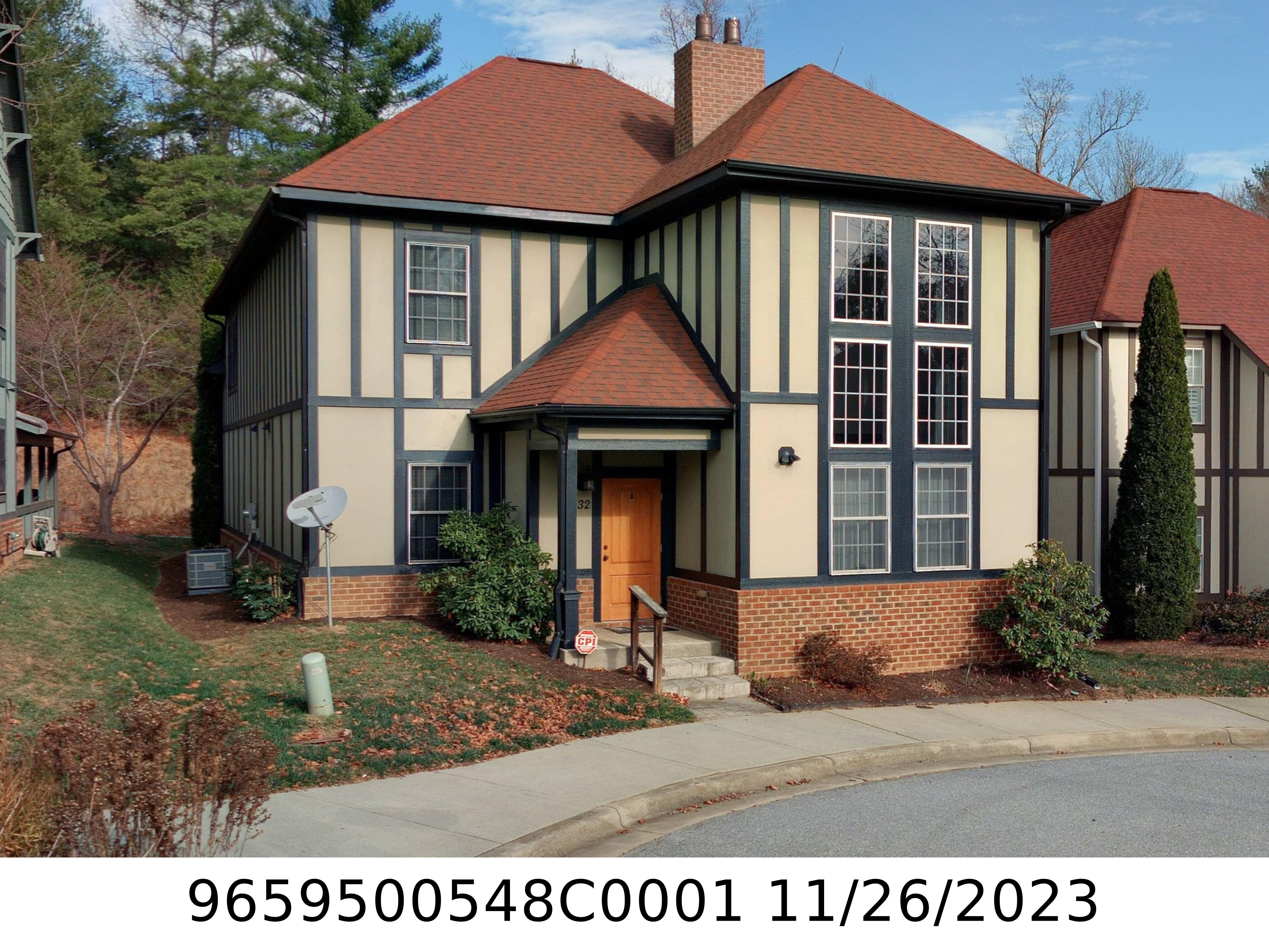 A picture of the property located at 38 TRAFALGAR CIR, ASHEVILLE NC 28805.