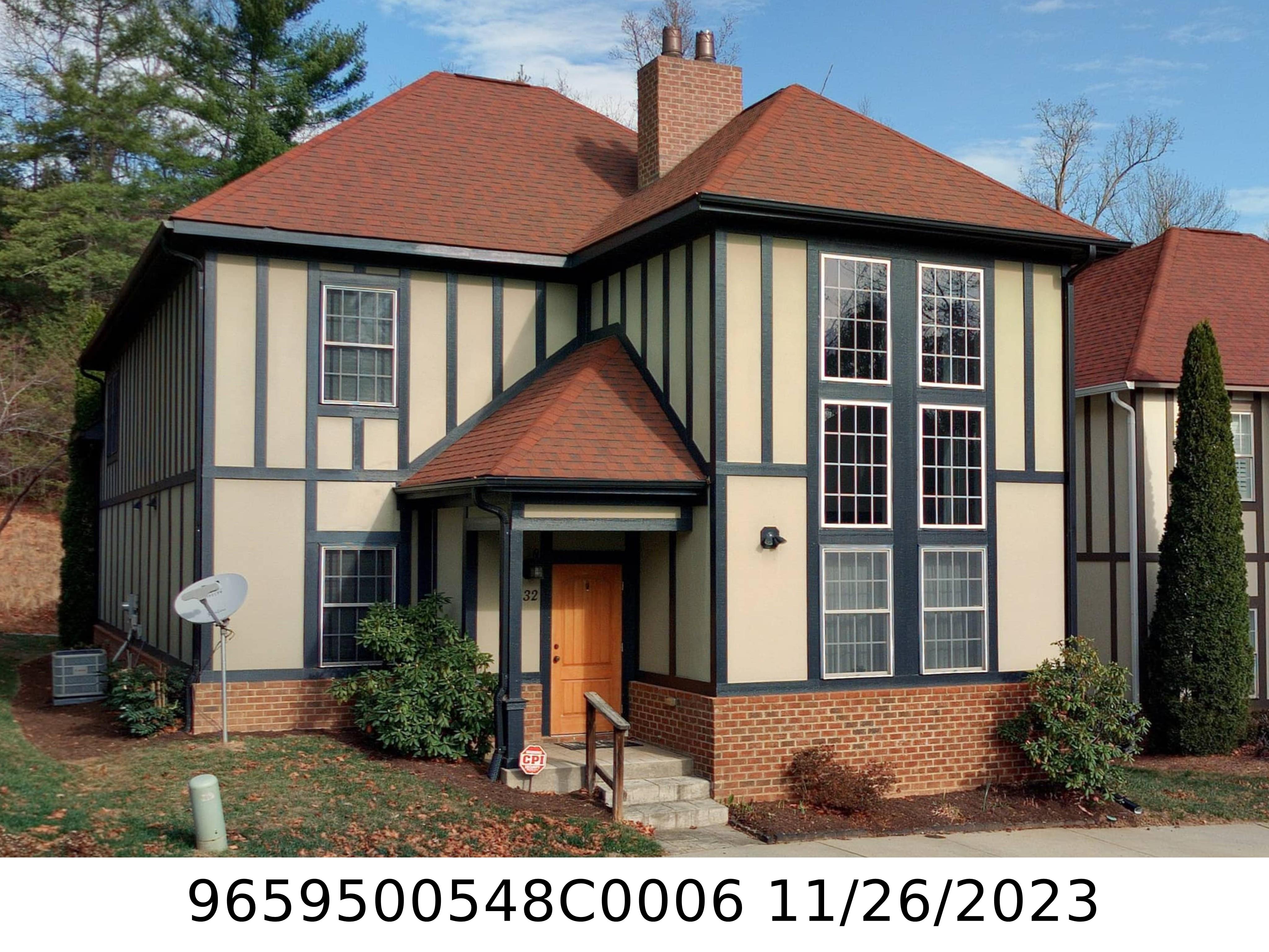 A picture of the property located at 4 TRAFALGAR CIR, ASHEVILLE NC 28805.