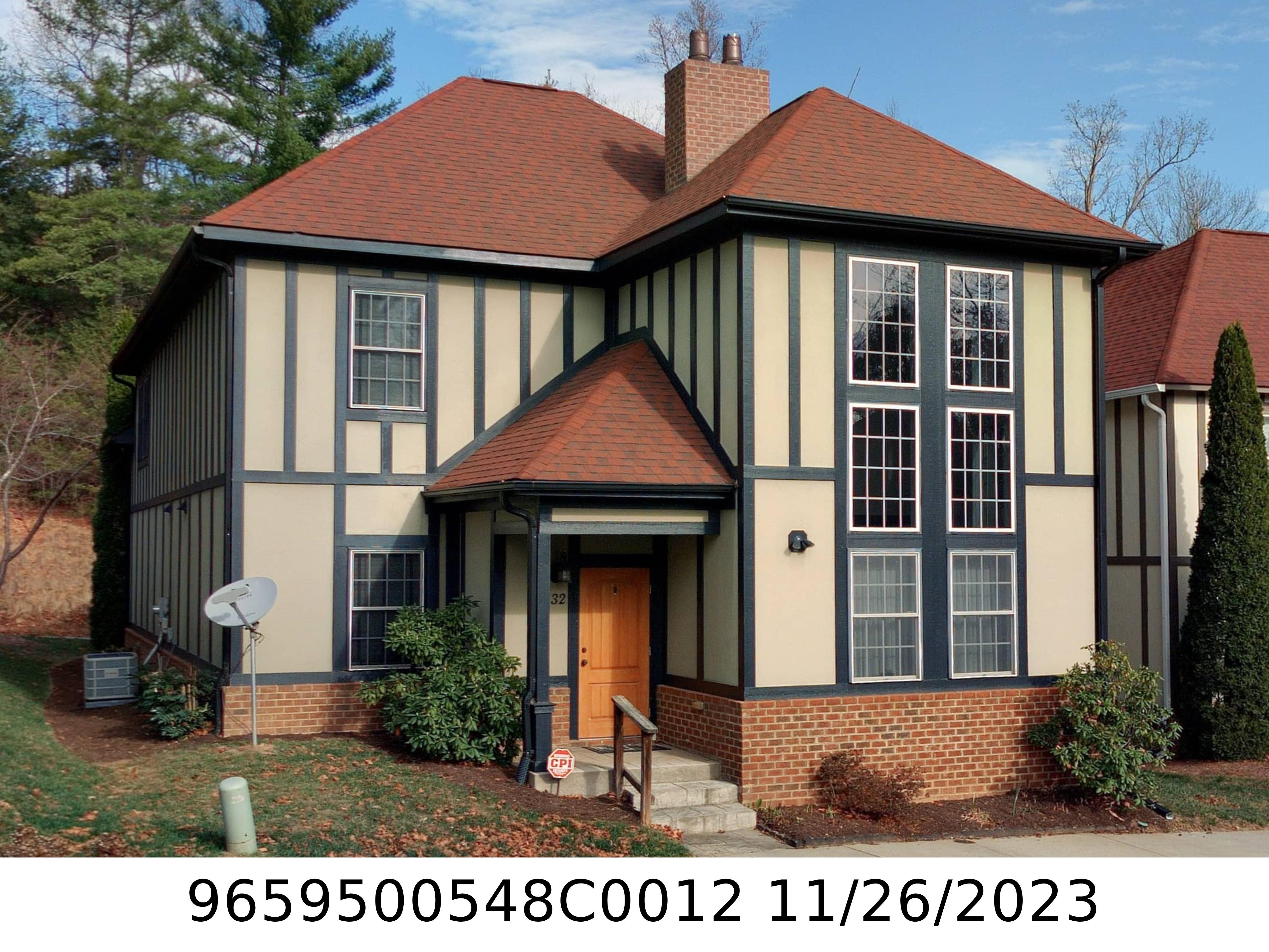 A picture of the property located at 16 TRAFALGAR CIR, ASHEVILLE NC 28805.