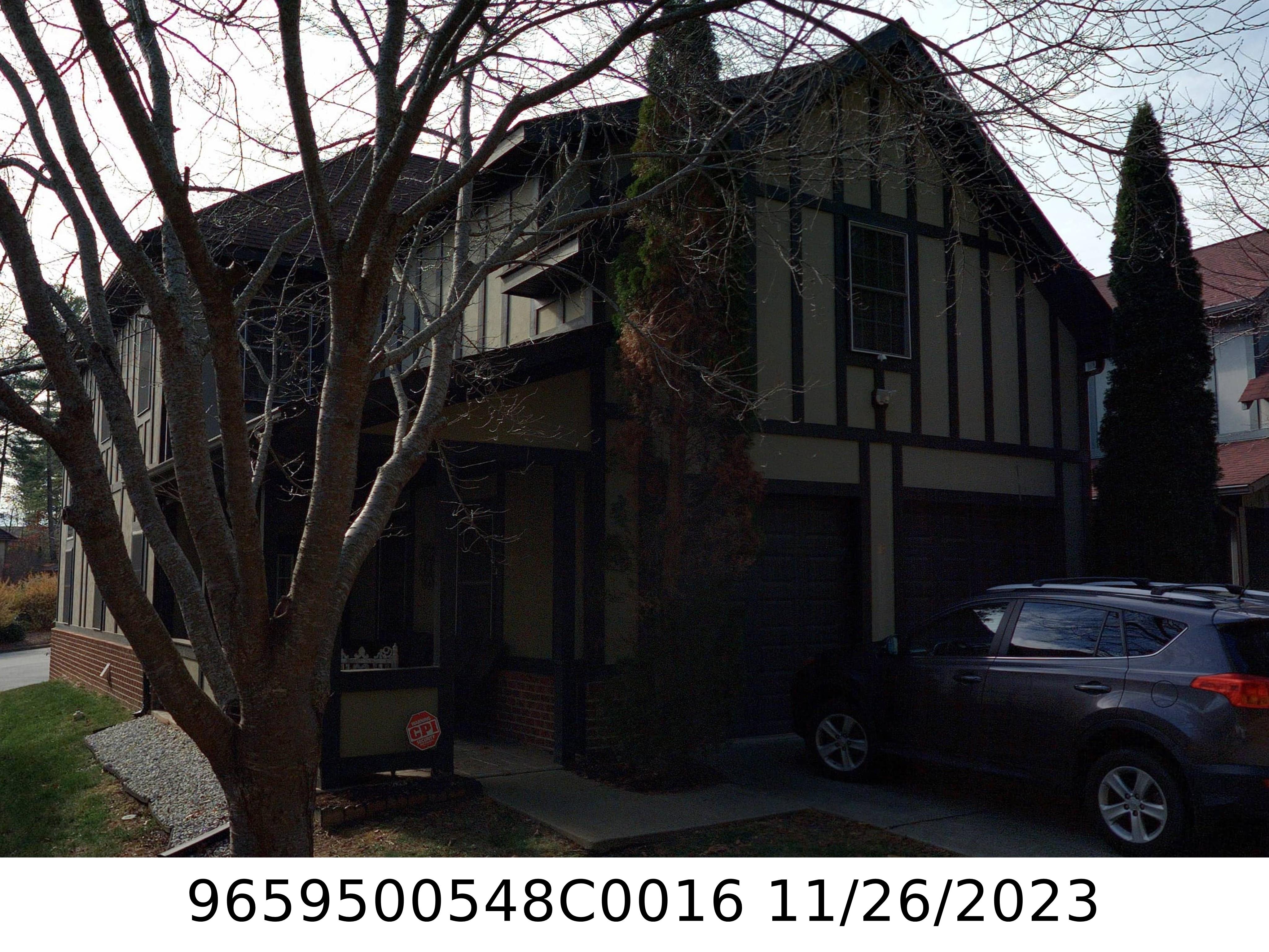 A picture of the property located at 24 TRAFALGAR CIR, ASHEVILLE NC 28805.